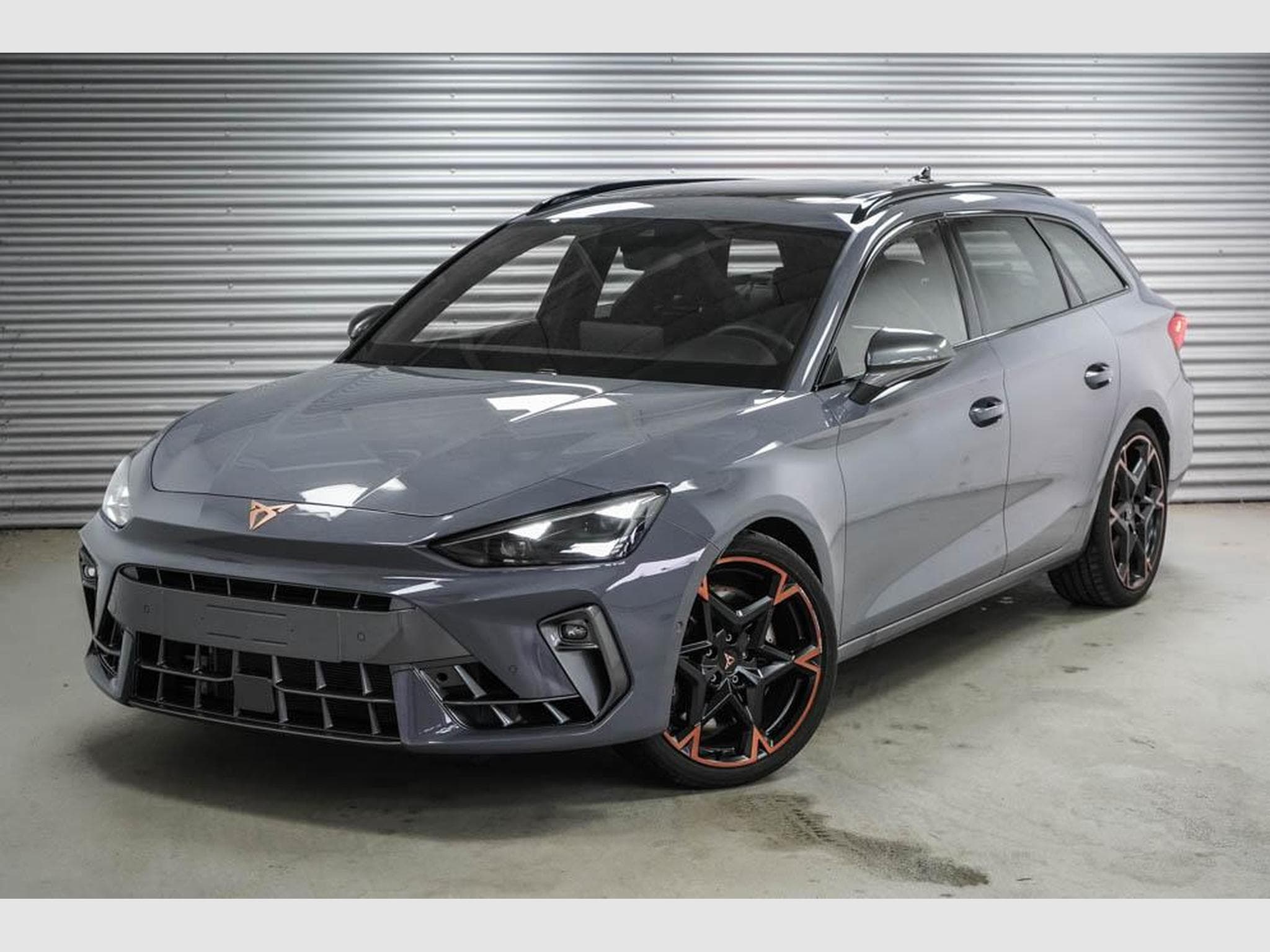 Cupra Leon ST 2,0 TSI (2025) - Foto 1