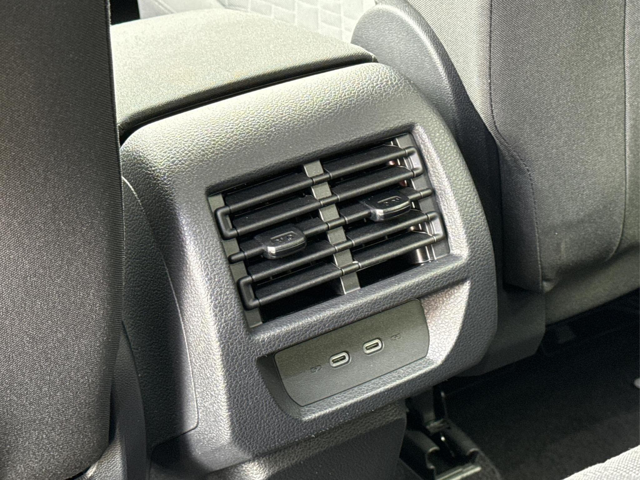 VW Caddy LIFE (2025) - Foto 16