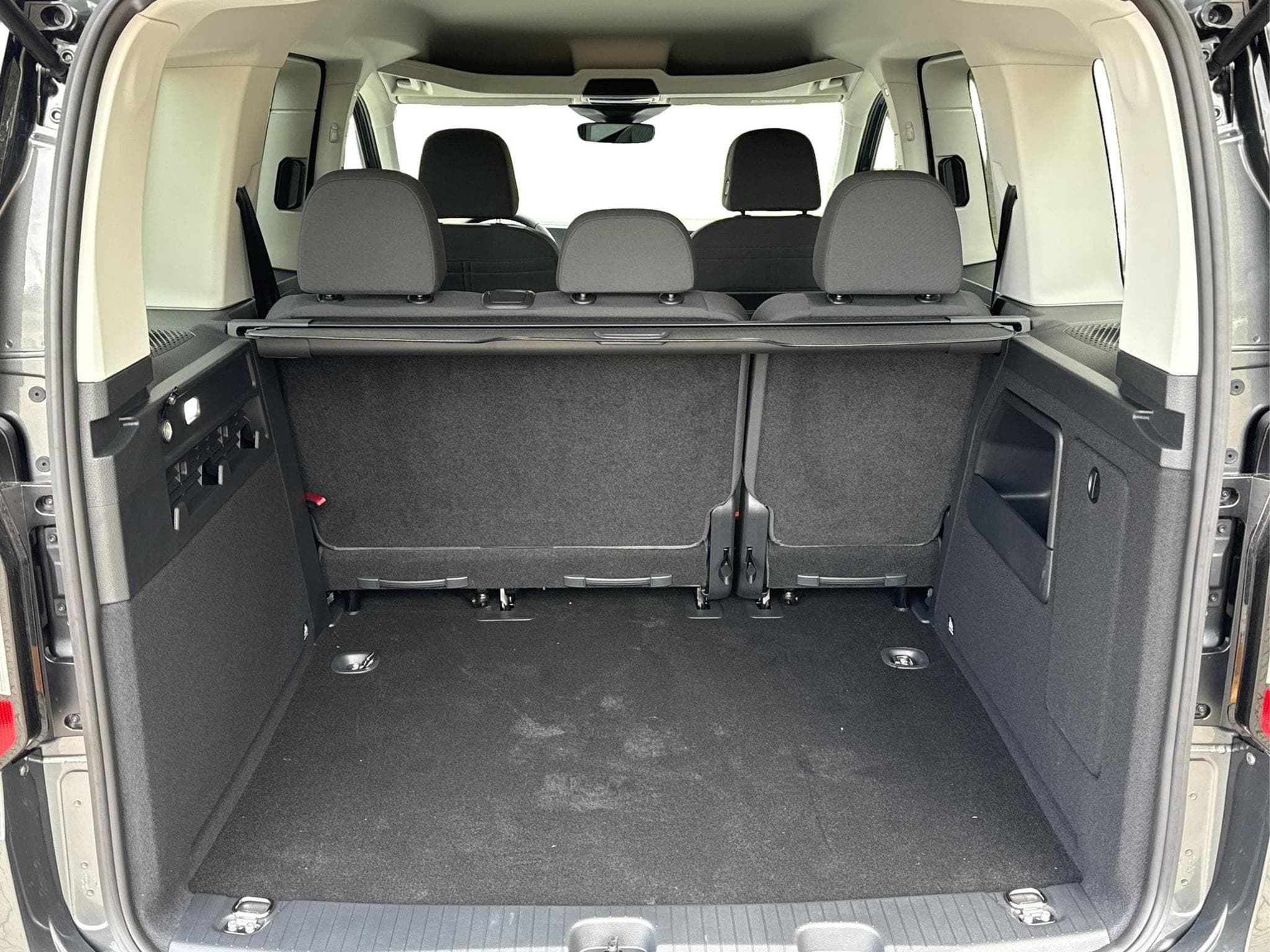 VW Caddy LIFE (2025) - Foto 11