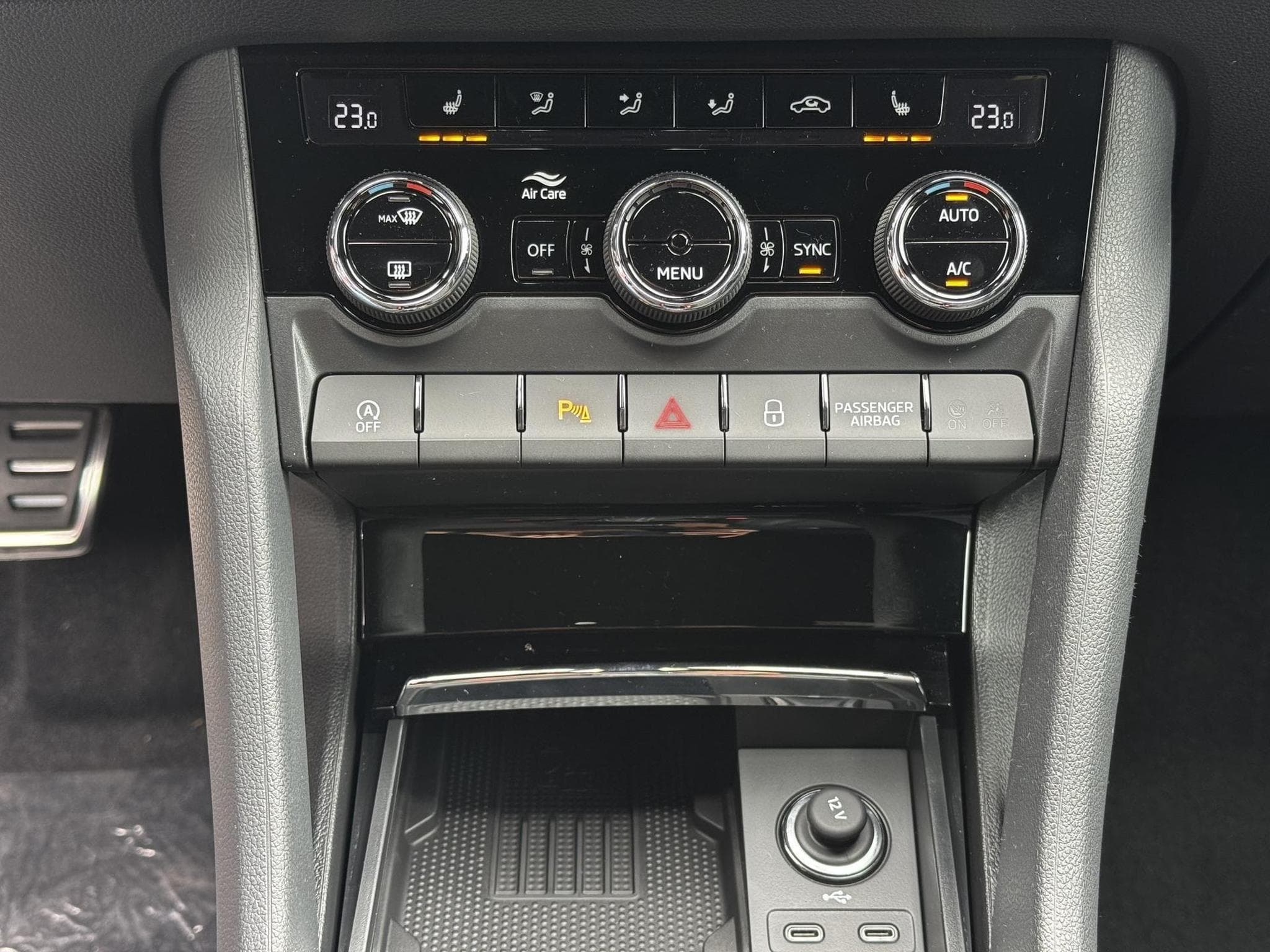 Skoda Karoq 1,5 TSI DSG (2025) - Foto 15