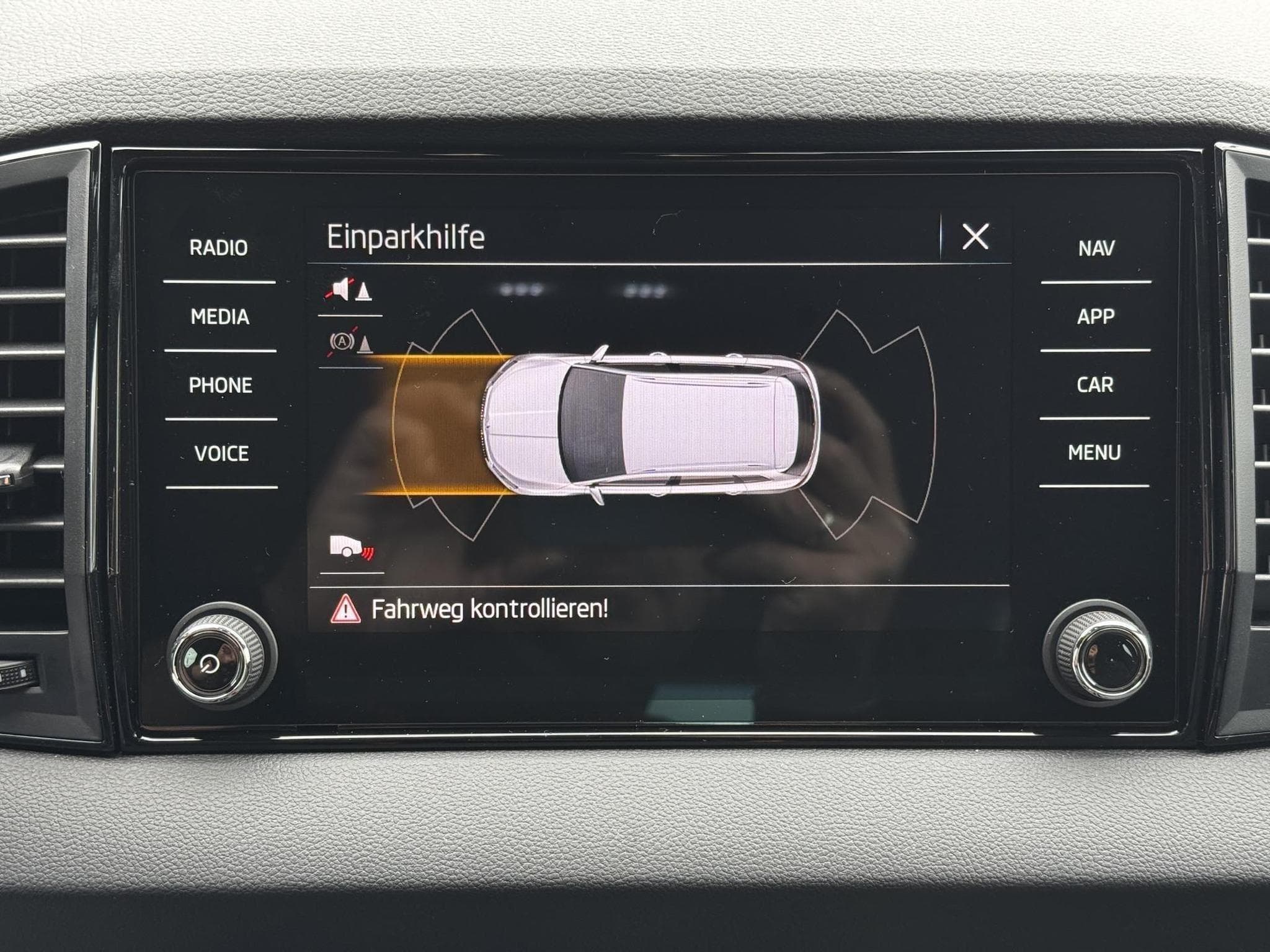 Skoda Karoq 1,5 TSI DSG (2025) - Foto 18