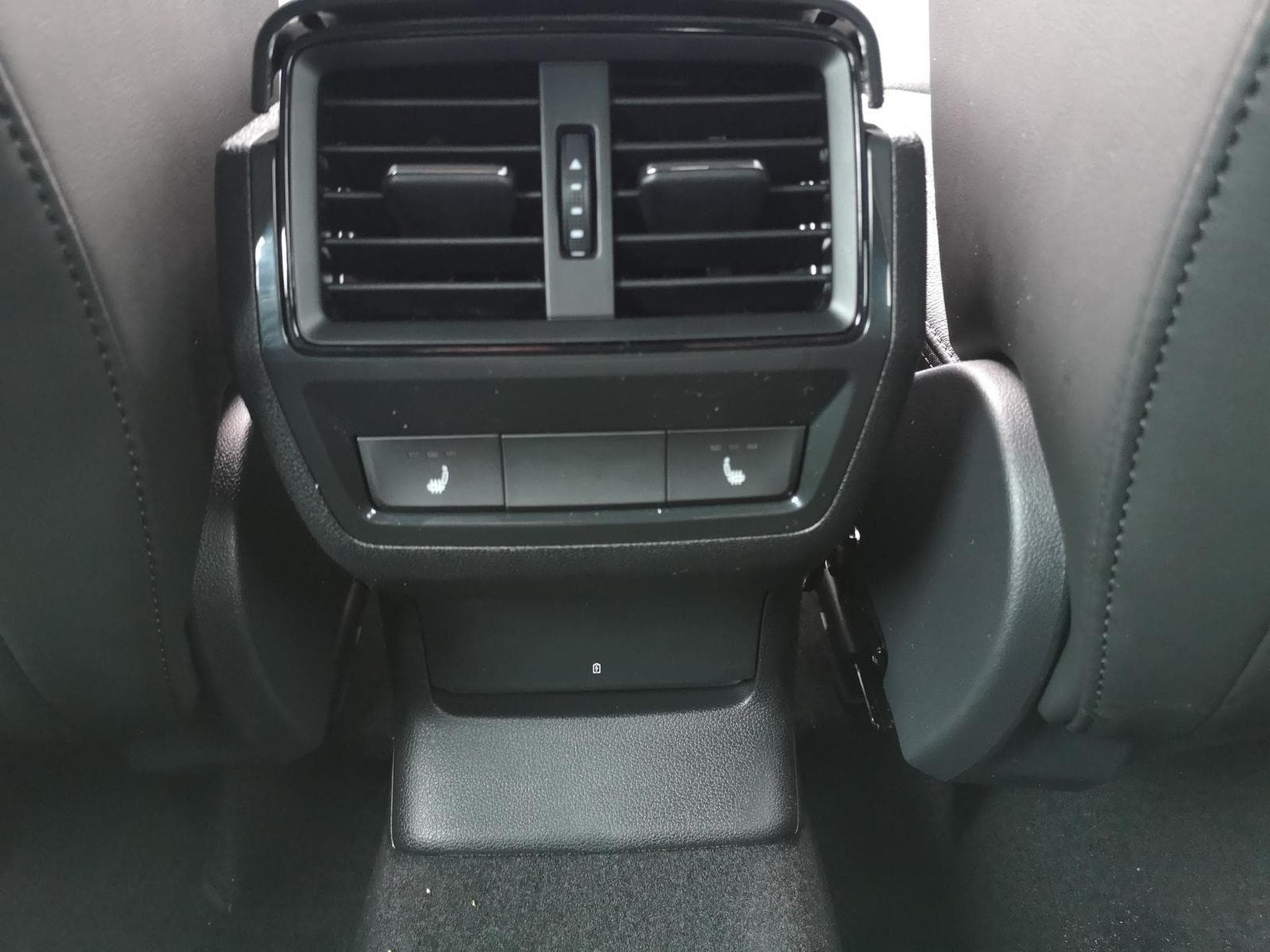 Skoda Karoq Sportline (2025) - Foto 11