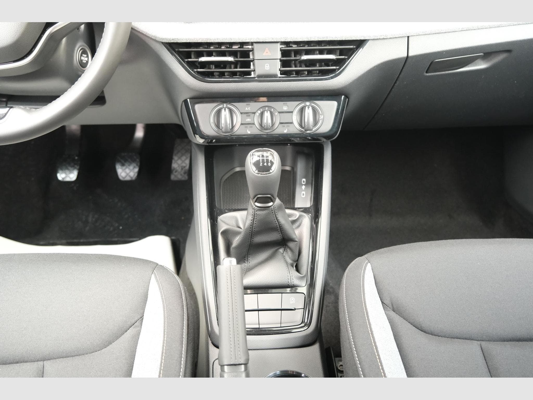 Skoda Scala 1.0 TSI Selection (2025) - Foto 11