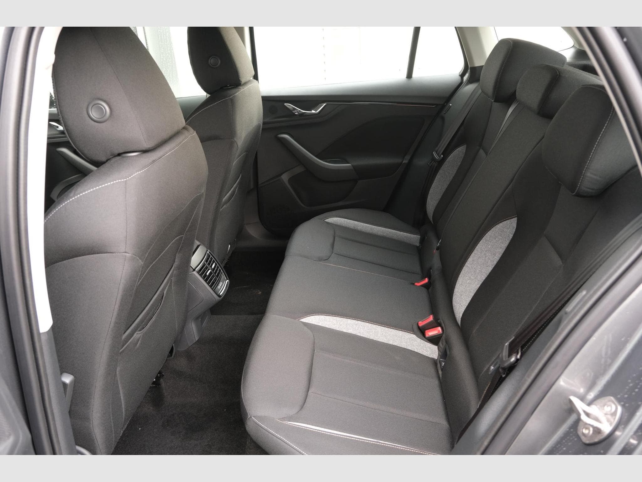 Skoda Scala 1.0 TSI Selection (2025) - Foto 8