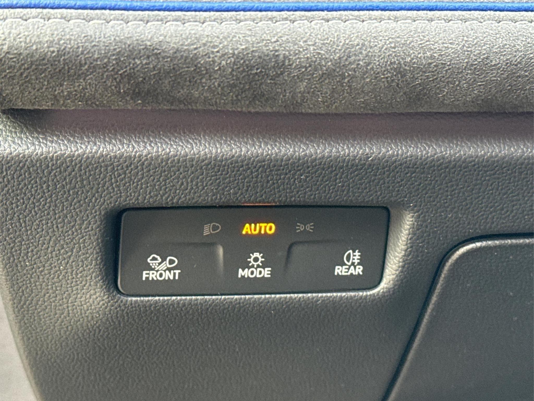 VW Passat Variant R-Line (2025) - Foto 18