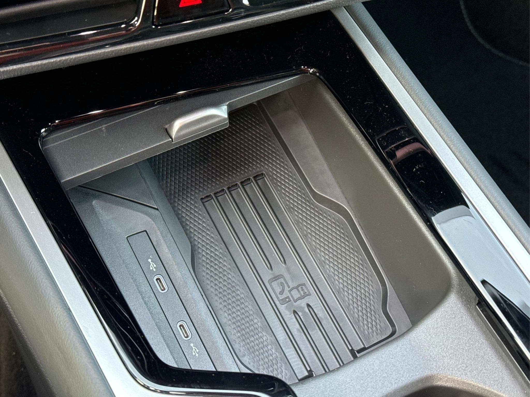 VW Passat Variant R-Line (2025) - Foto 19