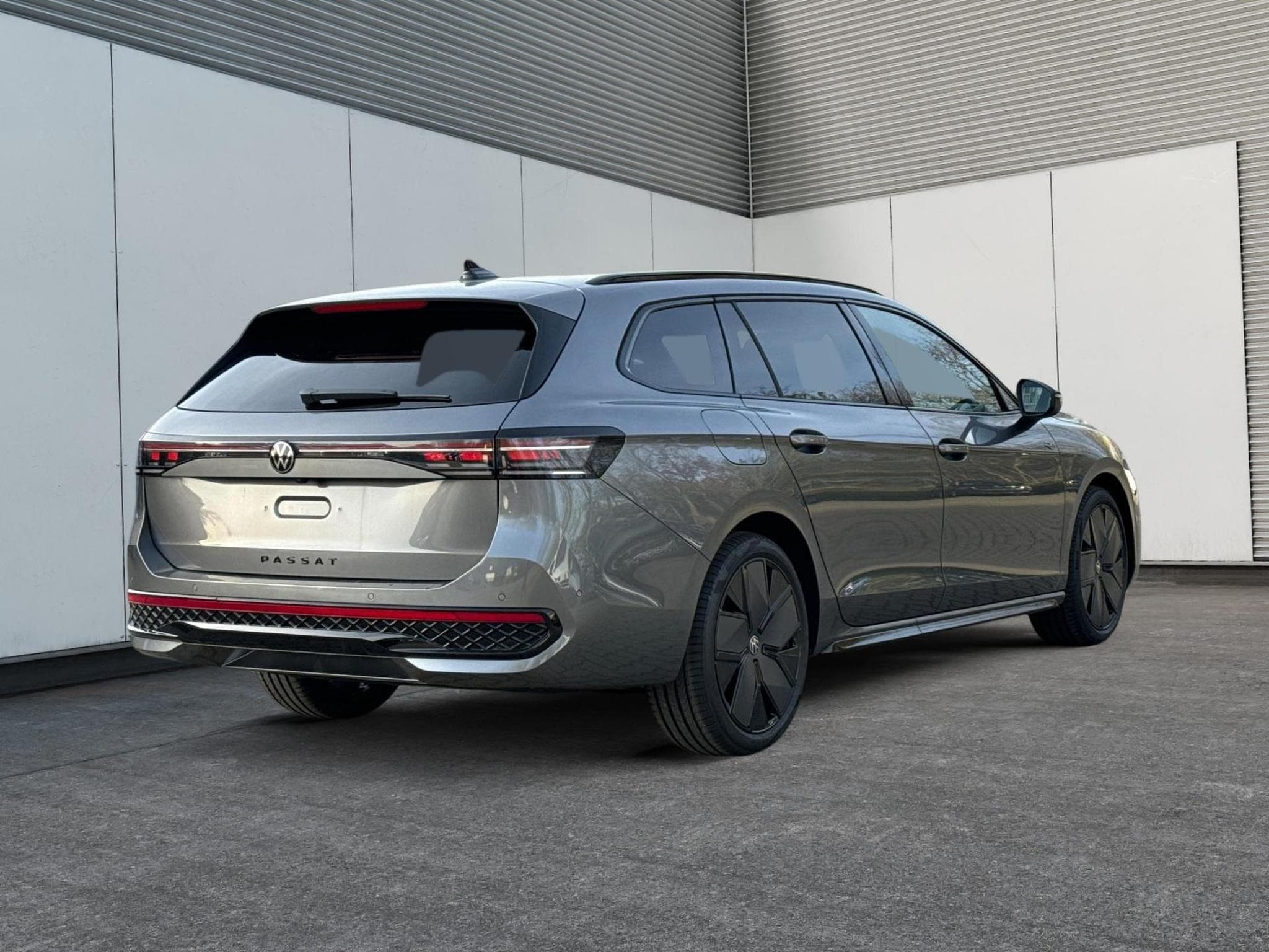 VW Passat Variant R-Line (2025) - Foto 3