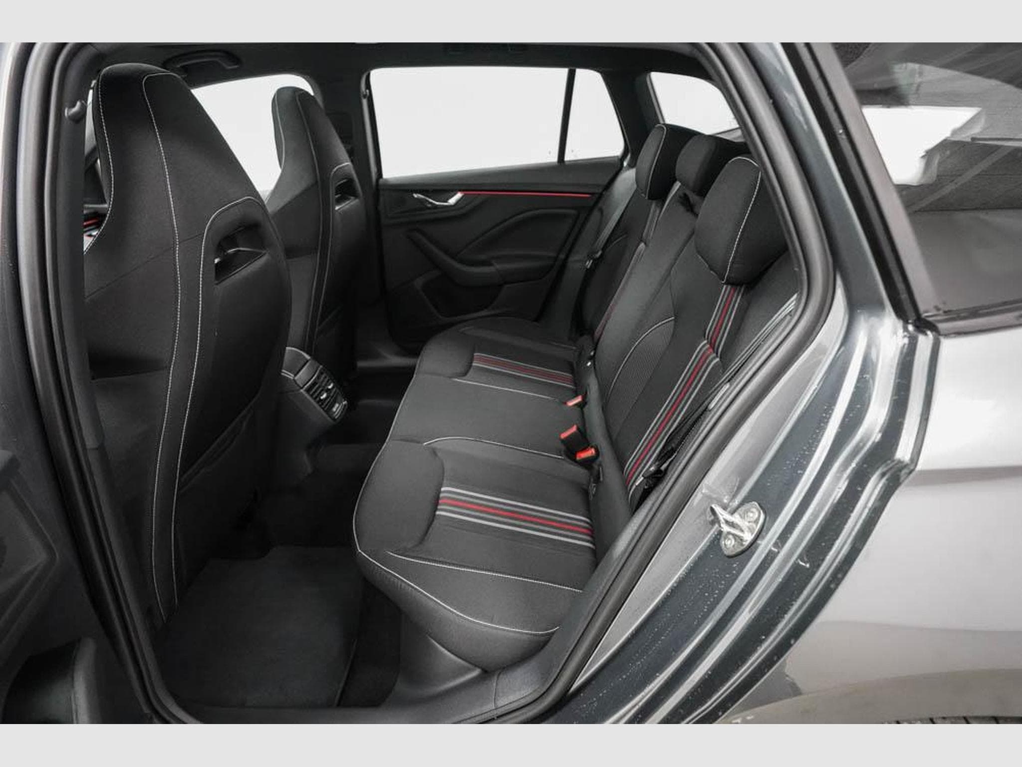 Skoda Scala 1,0 TSI DSG (2025) - Photo 15