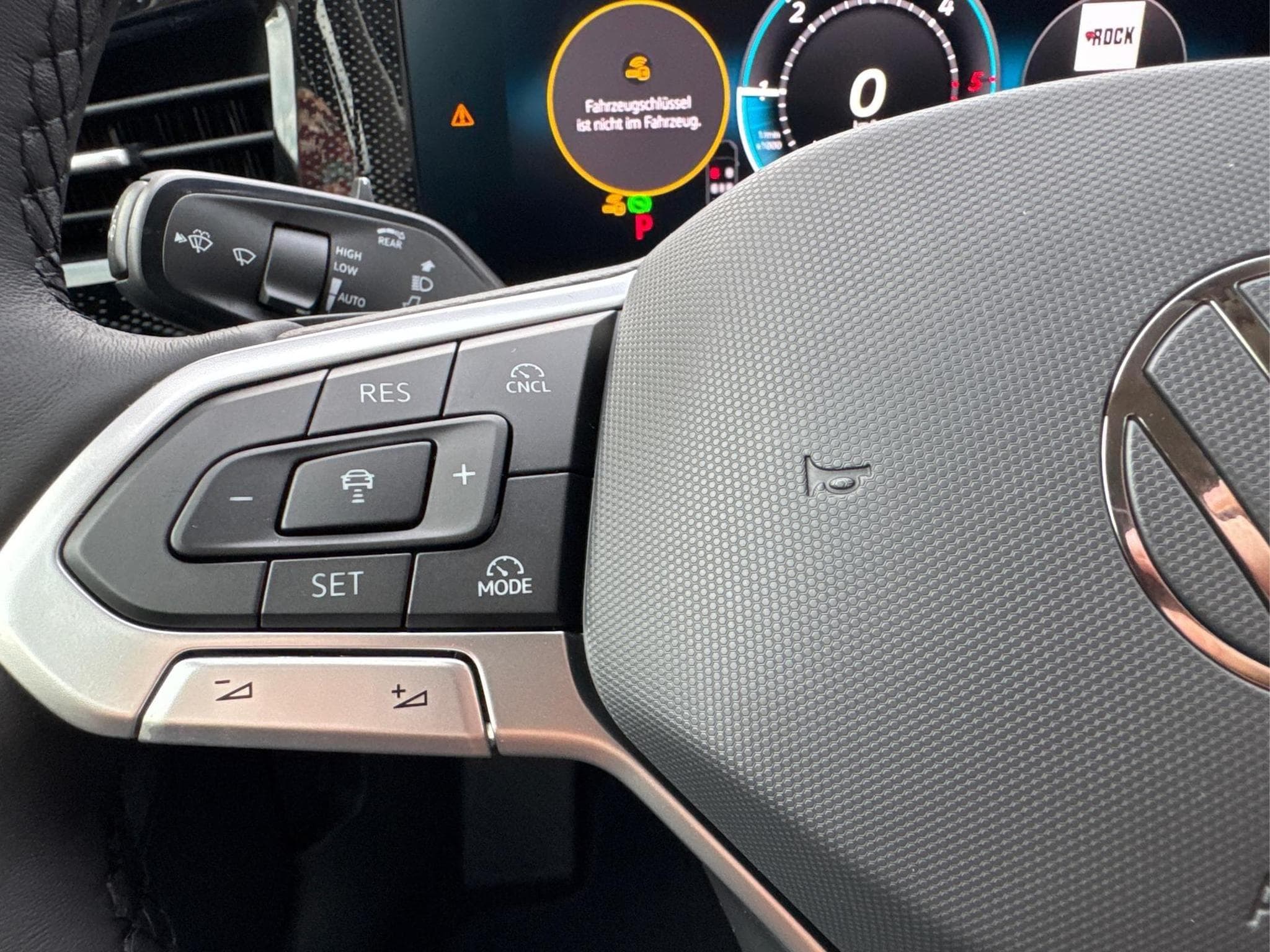 VW Passat Variant Business (2025) - Foto 12