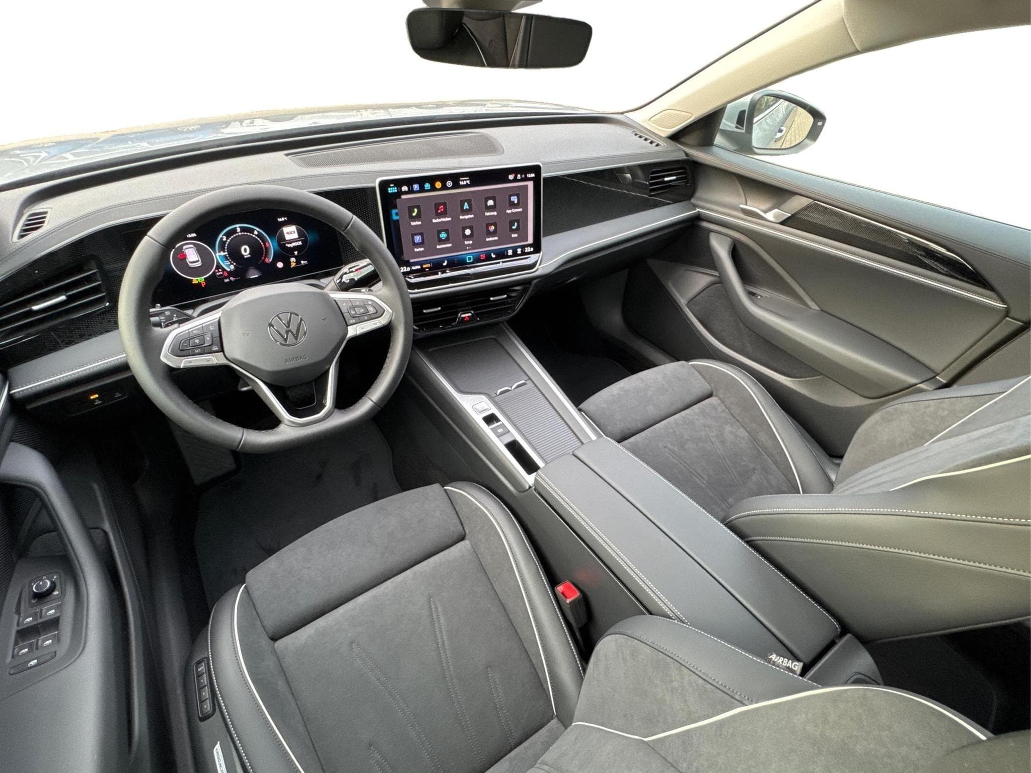 VW Passat Variant Business (2025) - Foto 18