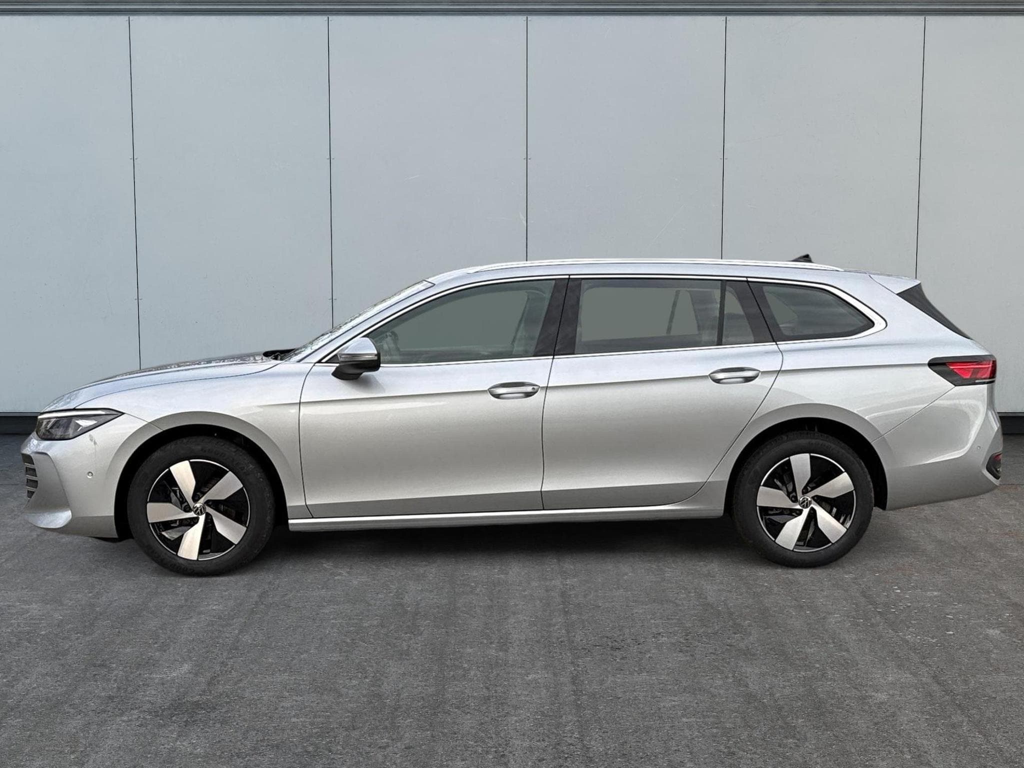 VW Passat Variant Business (2025) - Foto 2