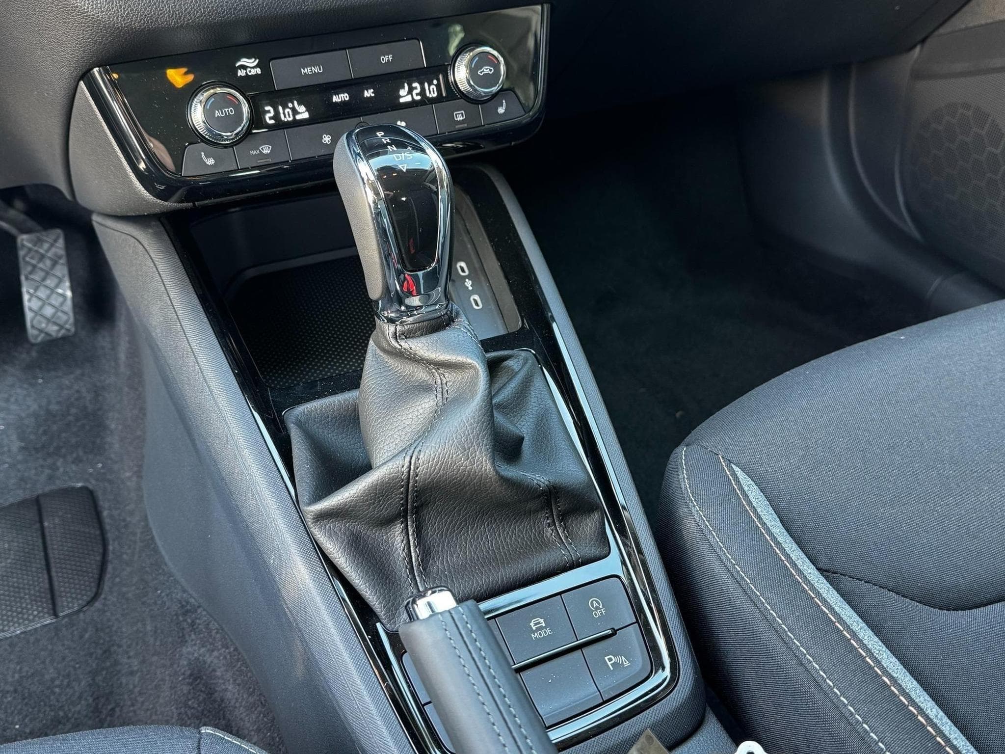 Skoda Scala 1,0 TSI DSG (2025) - Foto 15