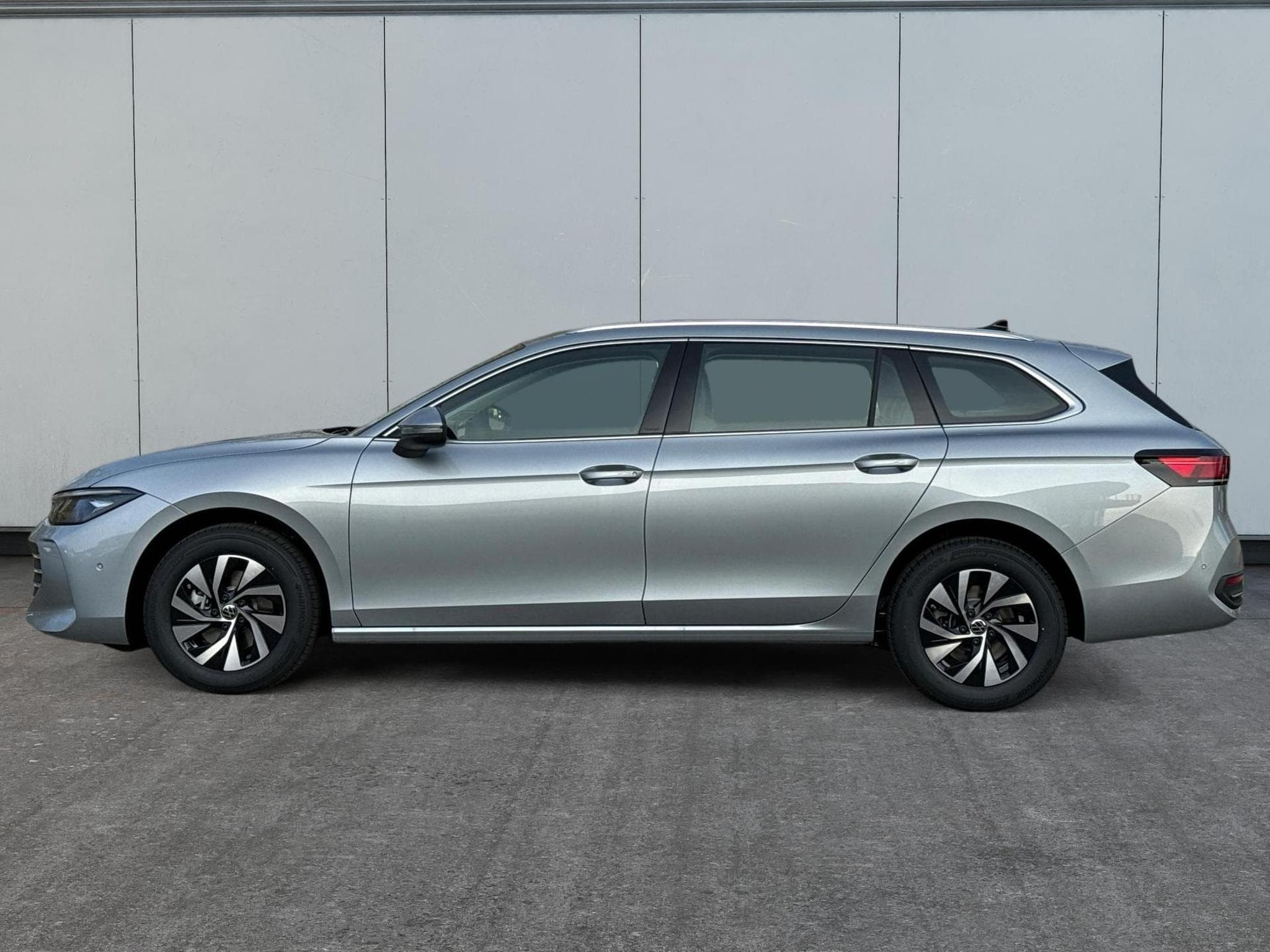 VW Passat Variant Business (2025) - Foto 2