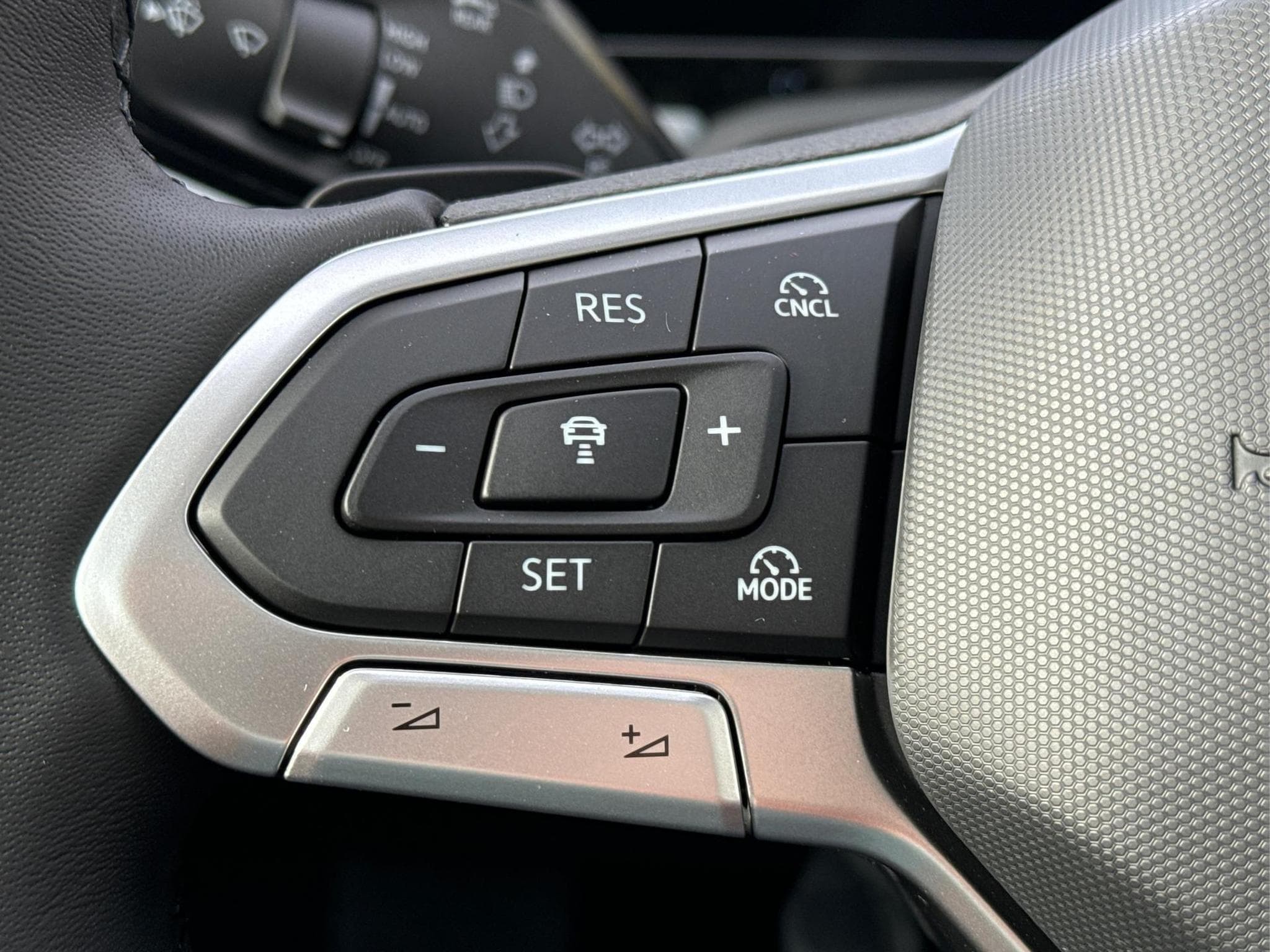 VW Passat Variant Business (2025) - Foto 25