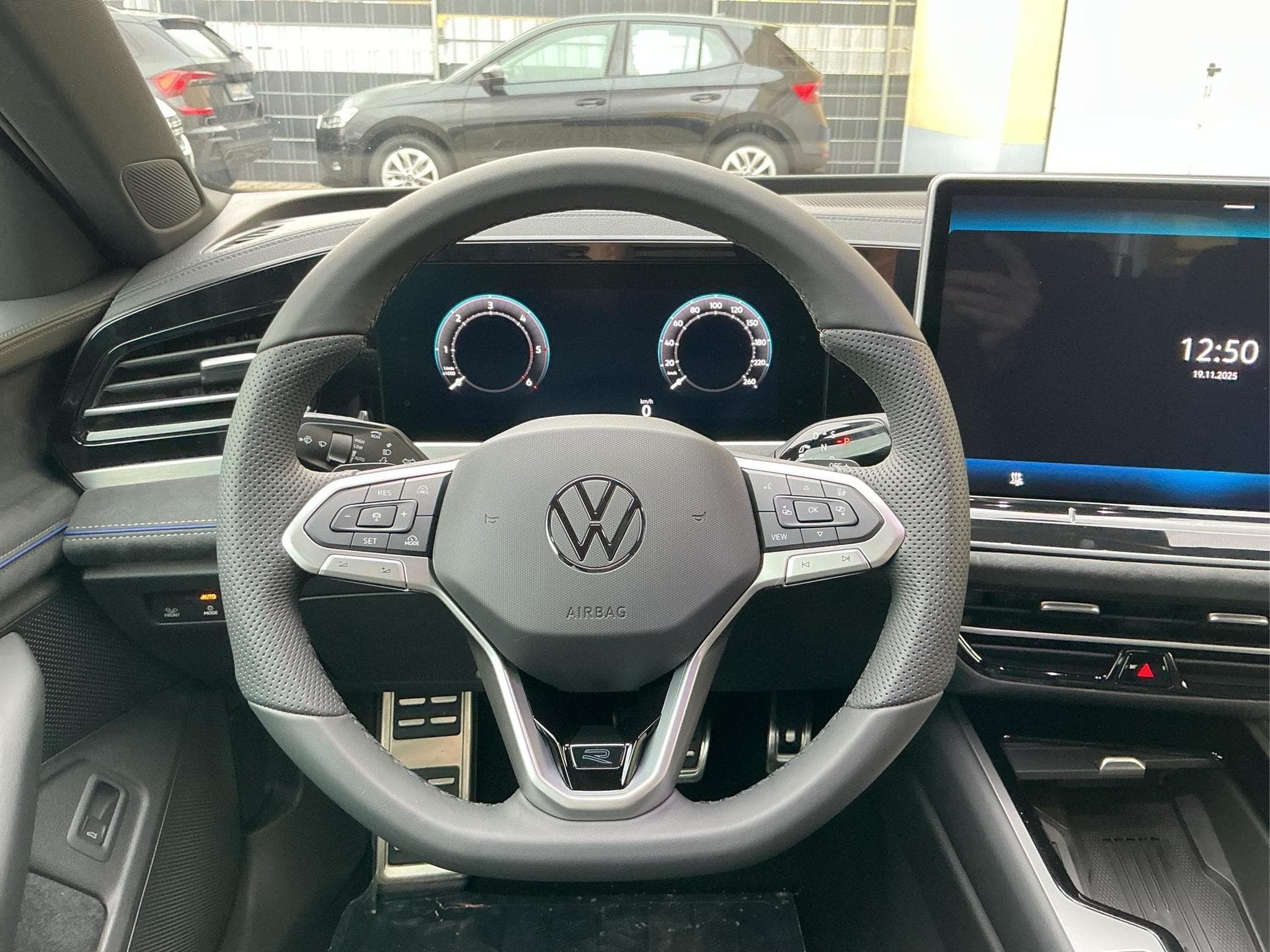 VW Passat Variant R-Line 4WD (2026) - Foto 18