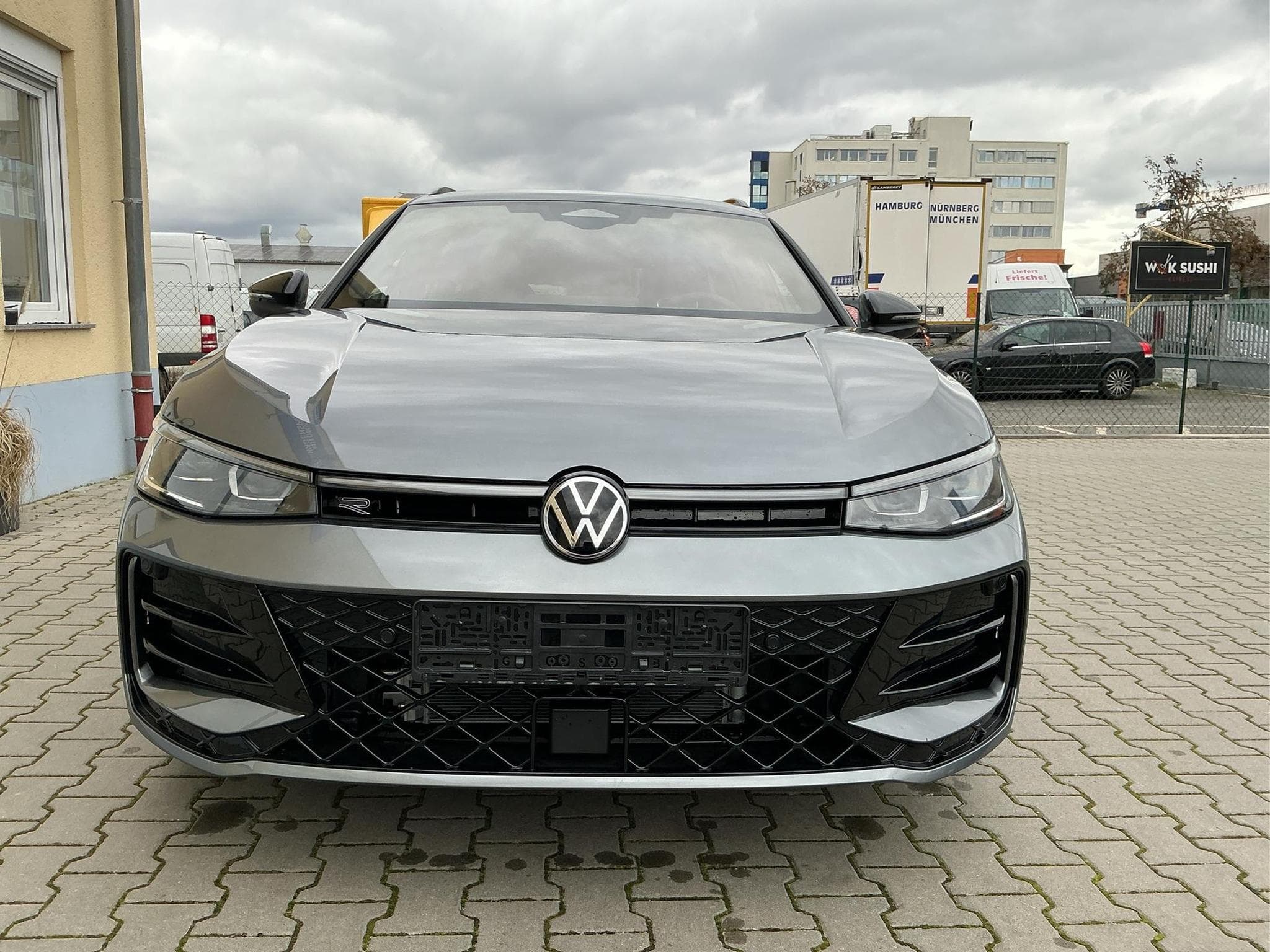 VW Passat Variant R-Line 4WD (2026) - Foto 2