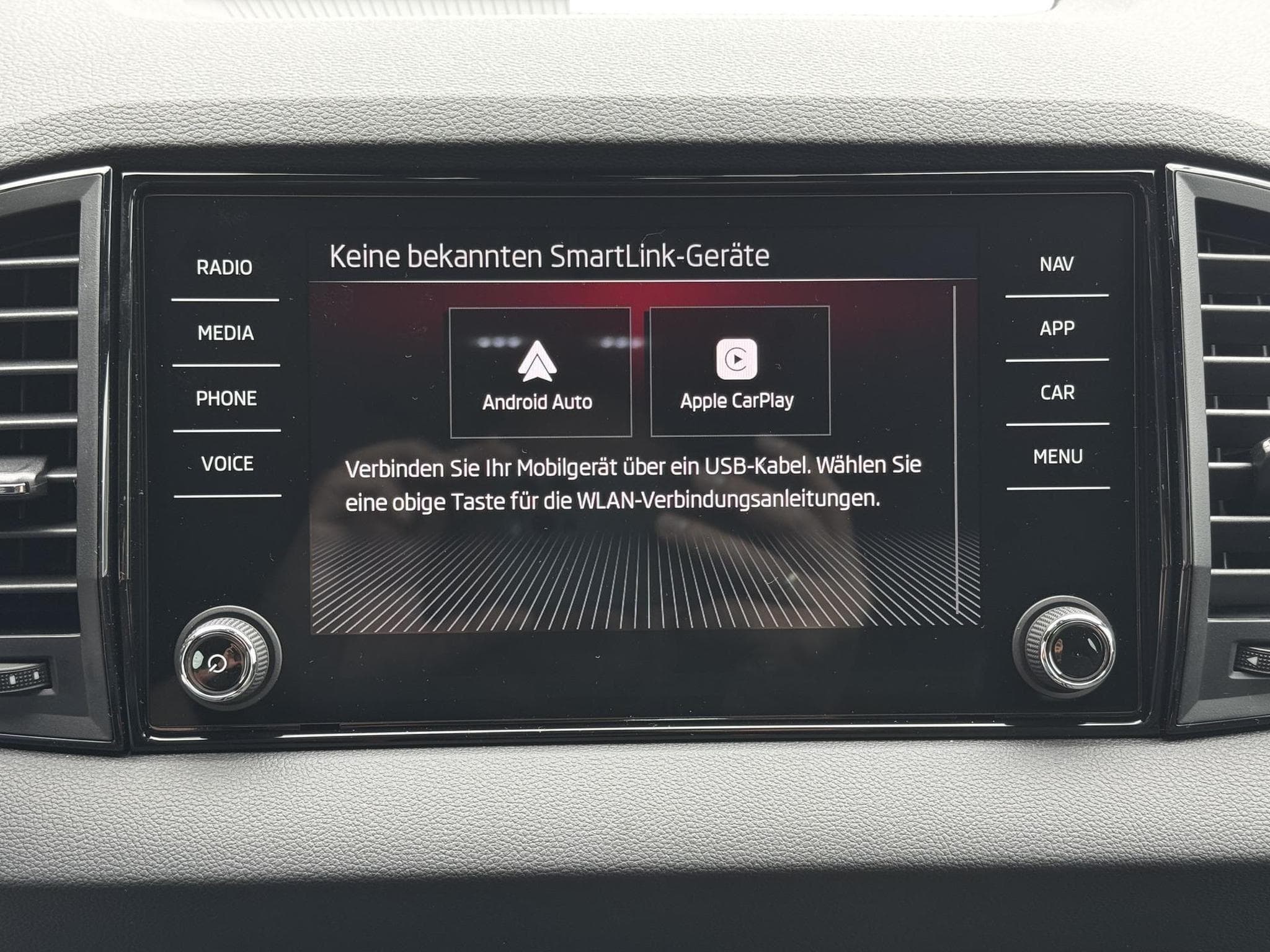 Skoda Karoq 1,5 TSI DSG (2025) - Foto 16