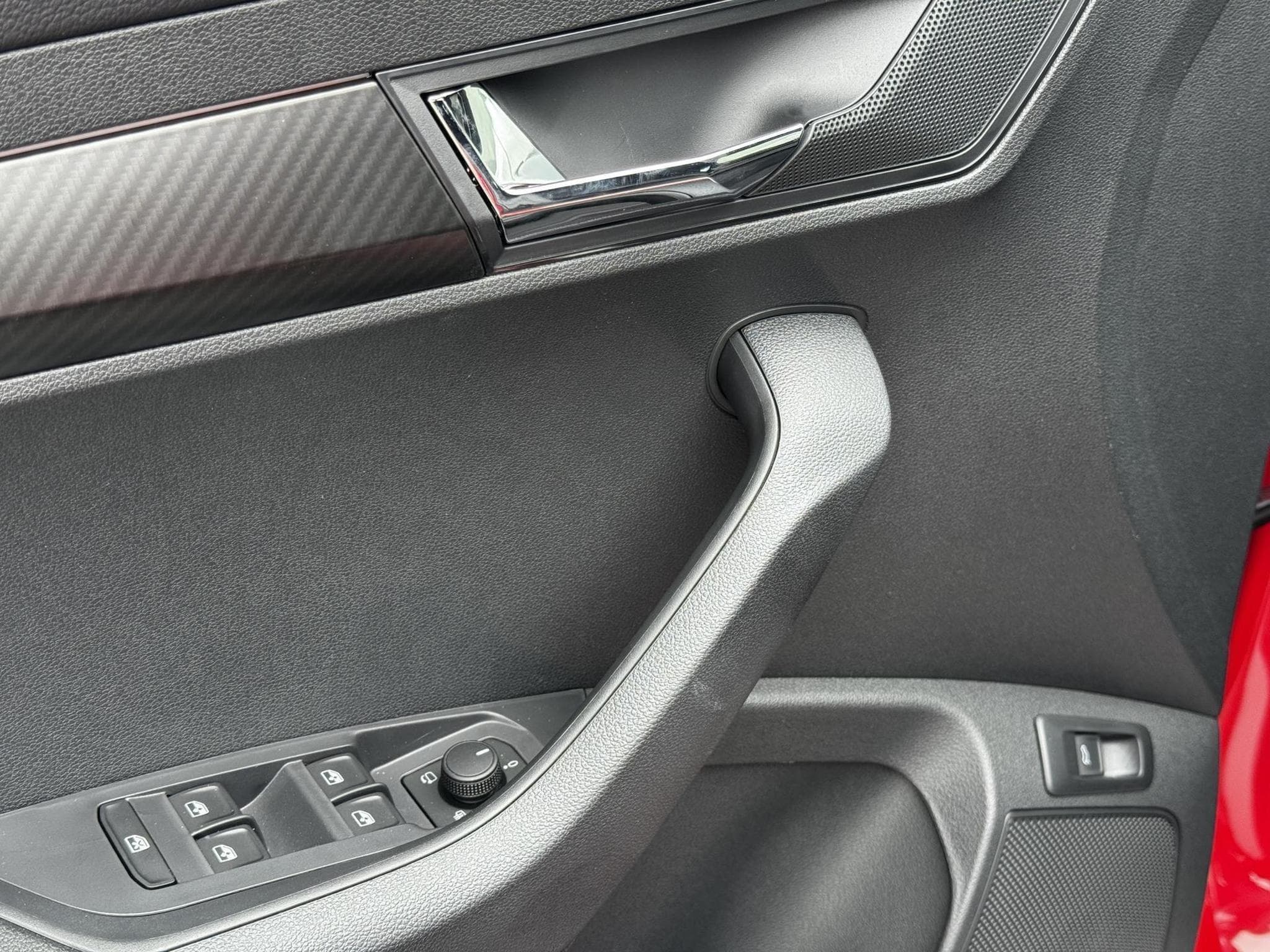 Skoda Karoq 1,5 TSI DSG (2025) - Foto 23