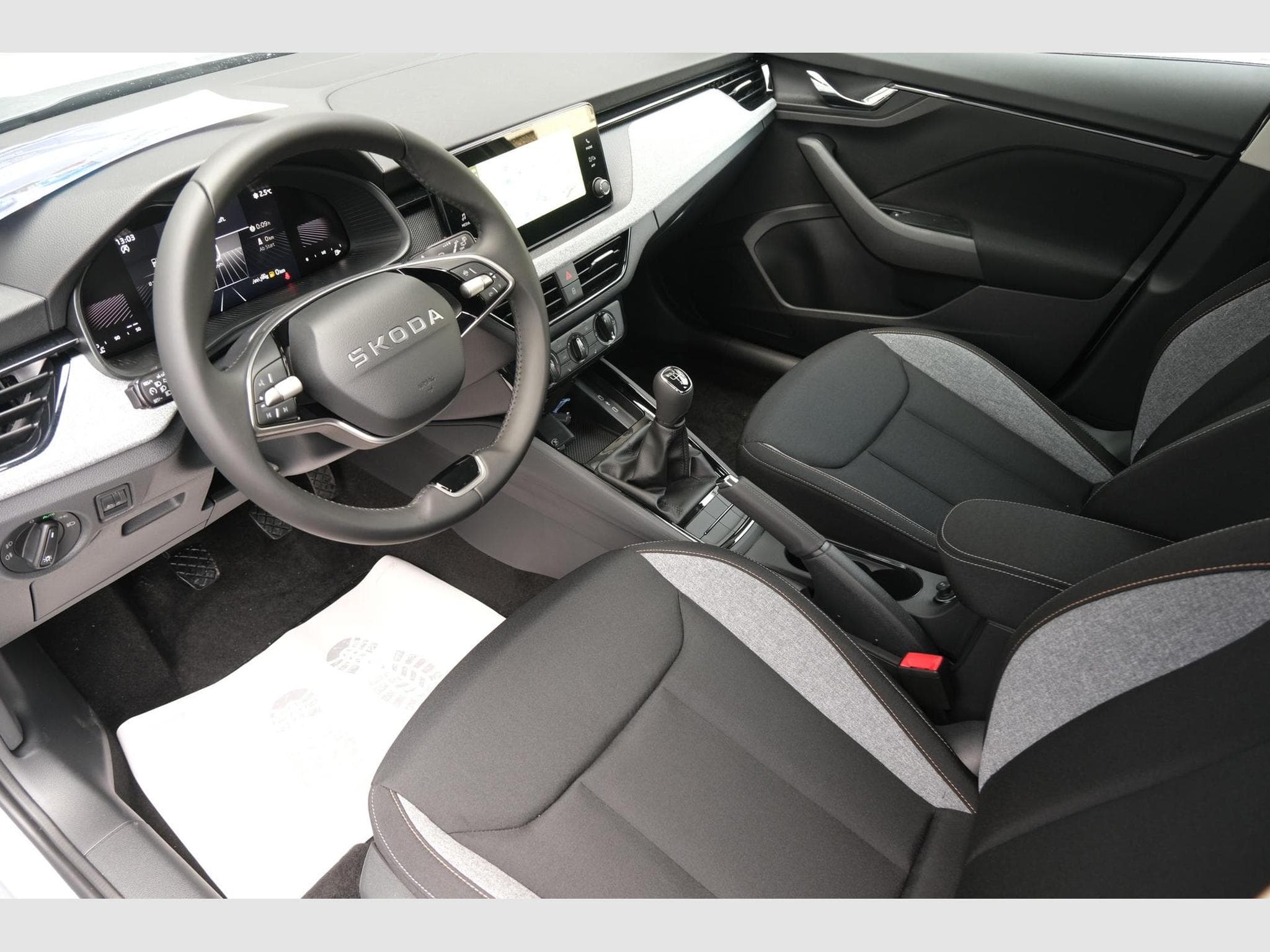 Skoda Scala 1.0 TSI Selection (2025) - Foto 13