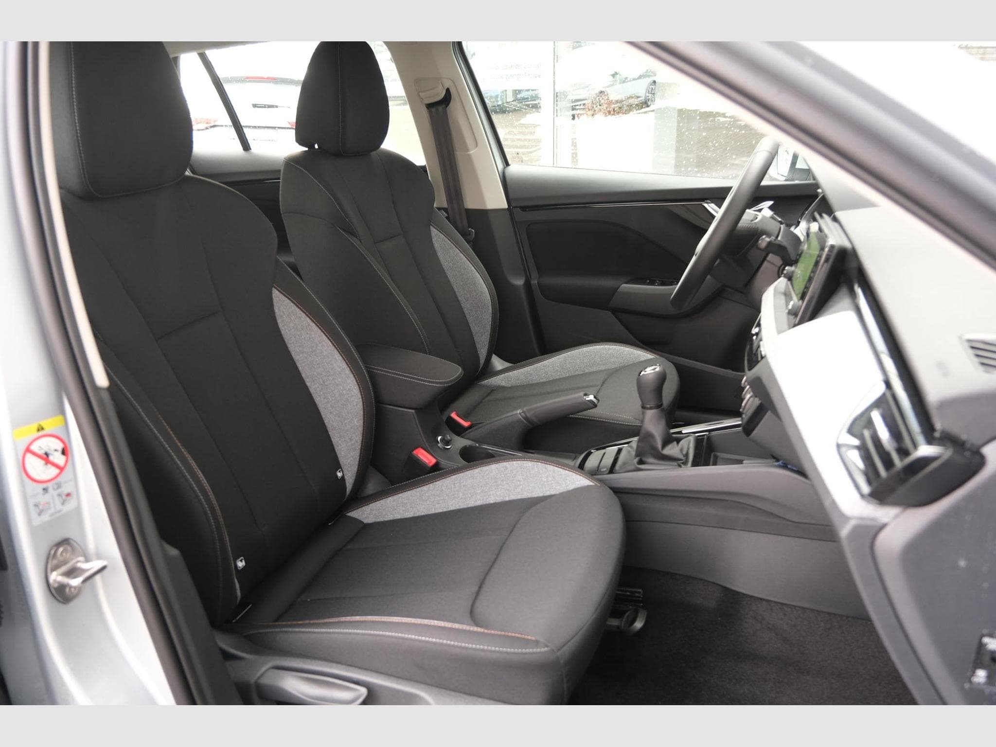 Skoda Scala 1.0 TSI Selection (2025) - Foto 25