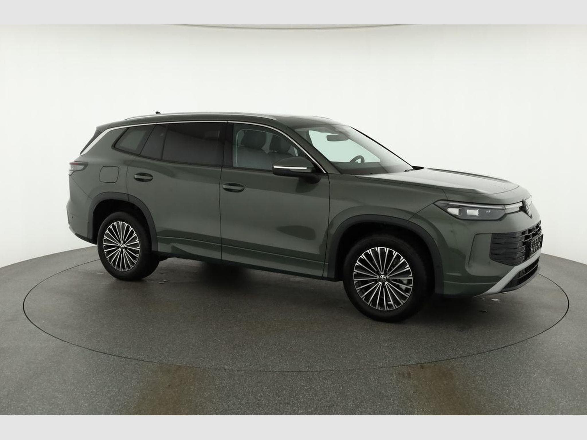 VW Tayron 1.5 TSI eHybrid 150 kW Life (2025) - Photo 25