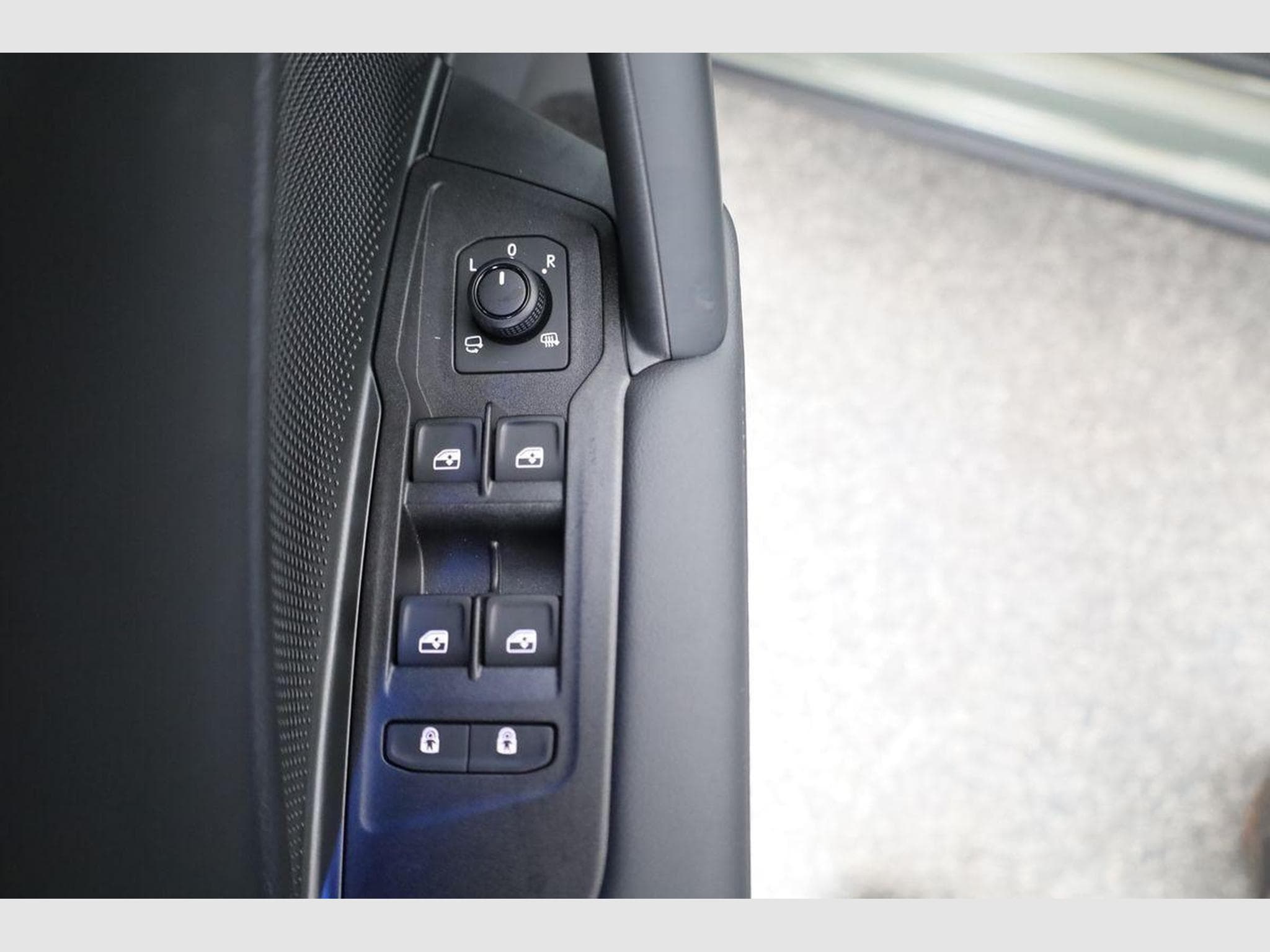 VW Tayron 1.5 TSI eHybrid 150 kW Life (2025) - Photo 8