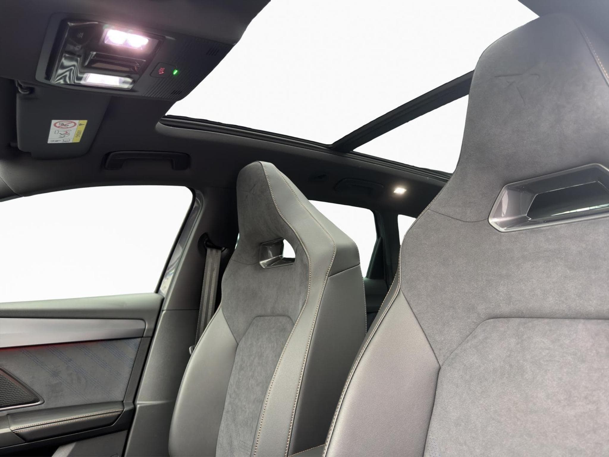 Cupra Leon Sportstourer 1.5 eTSI DSG (2025) - Foto 10