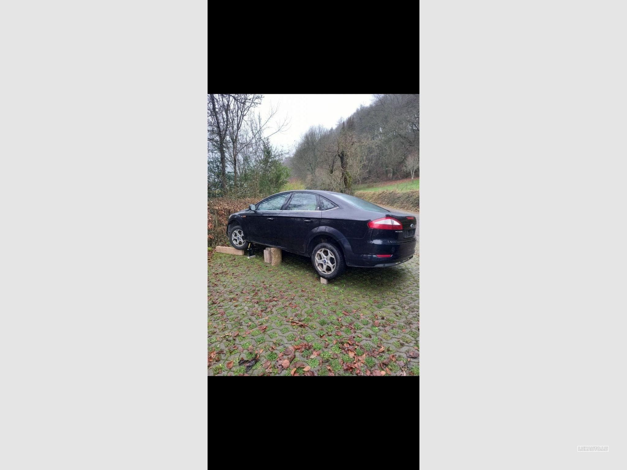 Ford Mondeo 2,0 Diesel 136CV Voiture accidente  pour Pieces (2009) - Foto 2