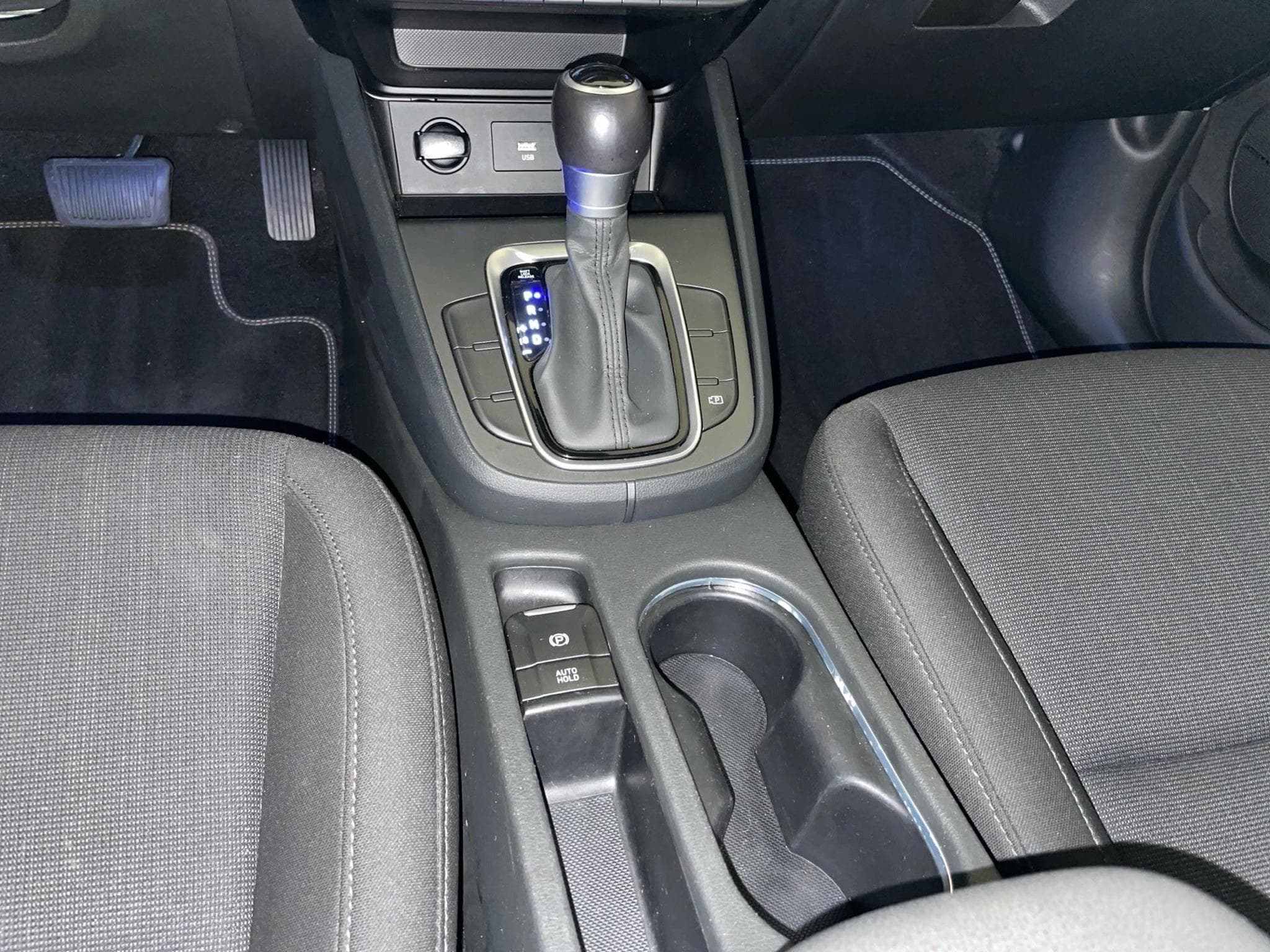Hyundai Kona 1.6 GDi Hybrid Techno (2023) - Photo 10