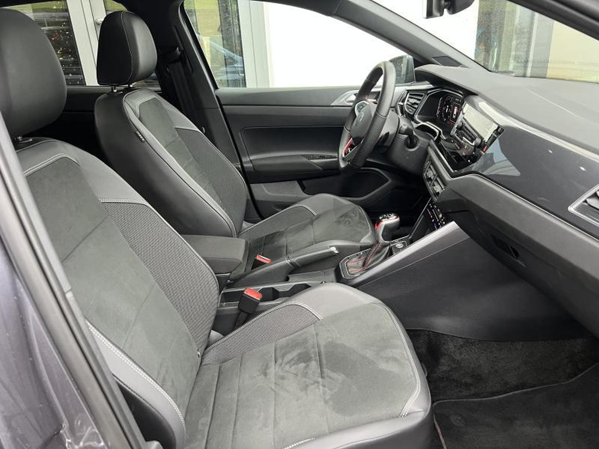 VW Polo GTI 2.0 TSI DSG (2024) - Foto 5