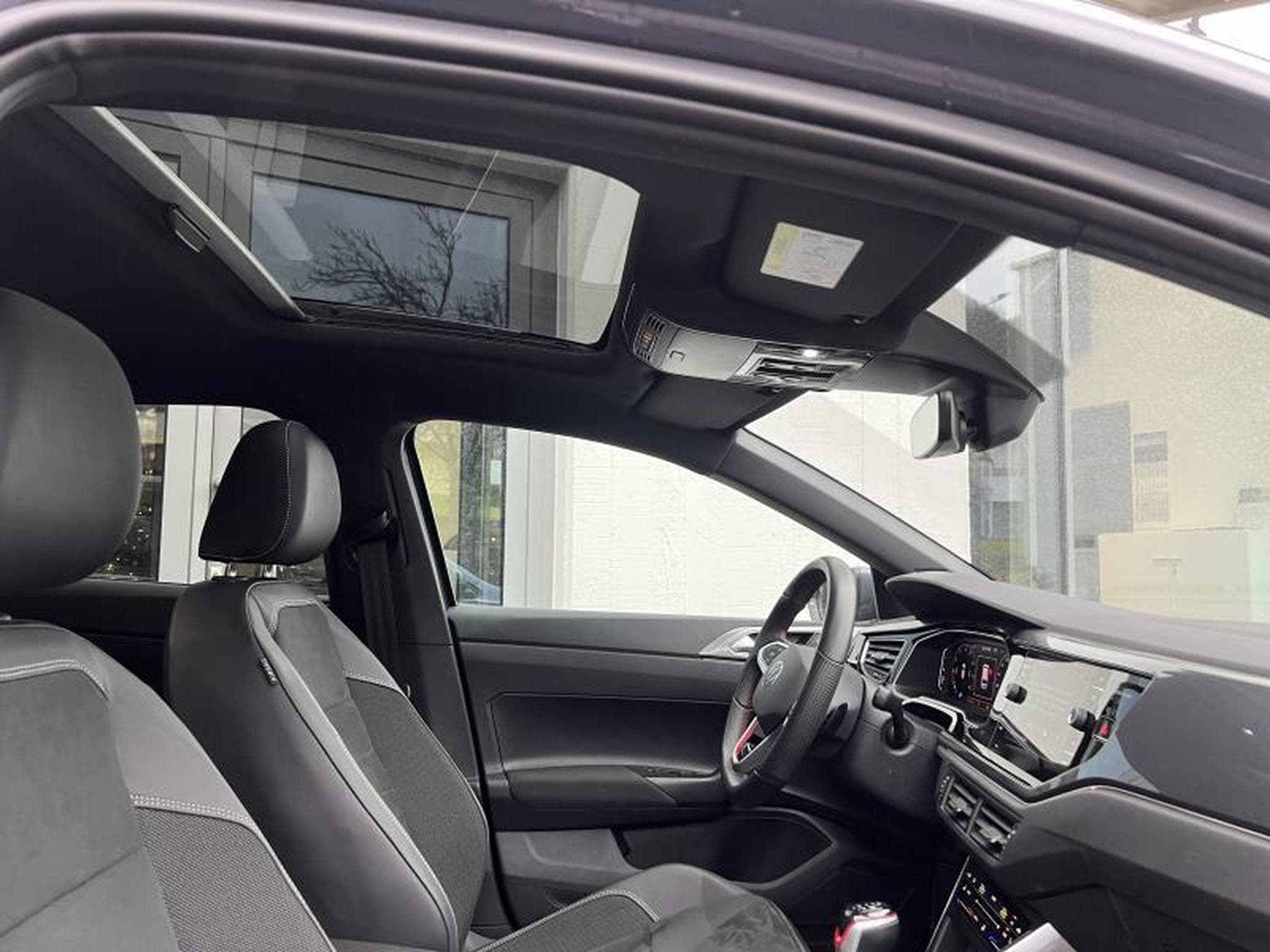 VW Polo GTI 2.0 TSI DSG (2024) - Foto 6