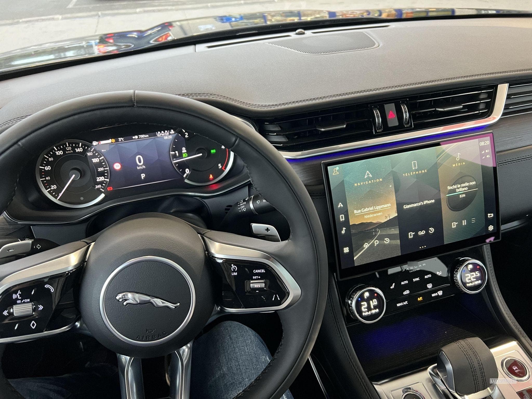 Jaguar F-Pace (2022) - Photo 6