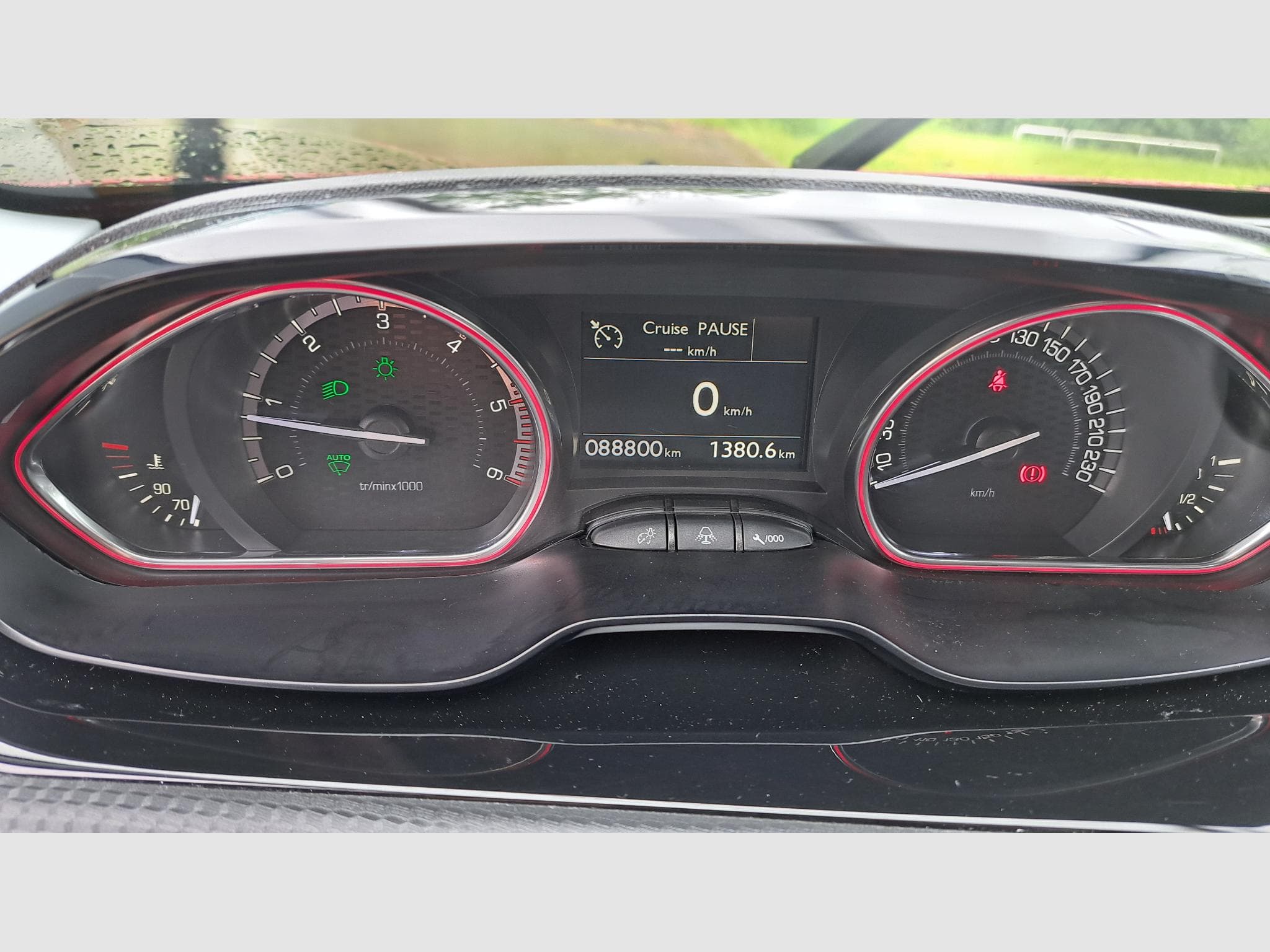 Peugeot 2008 1.6 e-HDI 100cv GT-Line (2018) - Foto 8