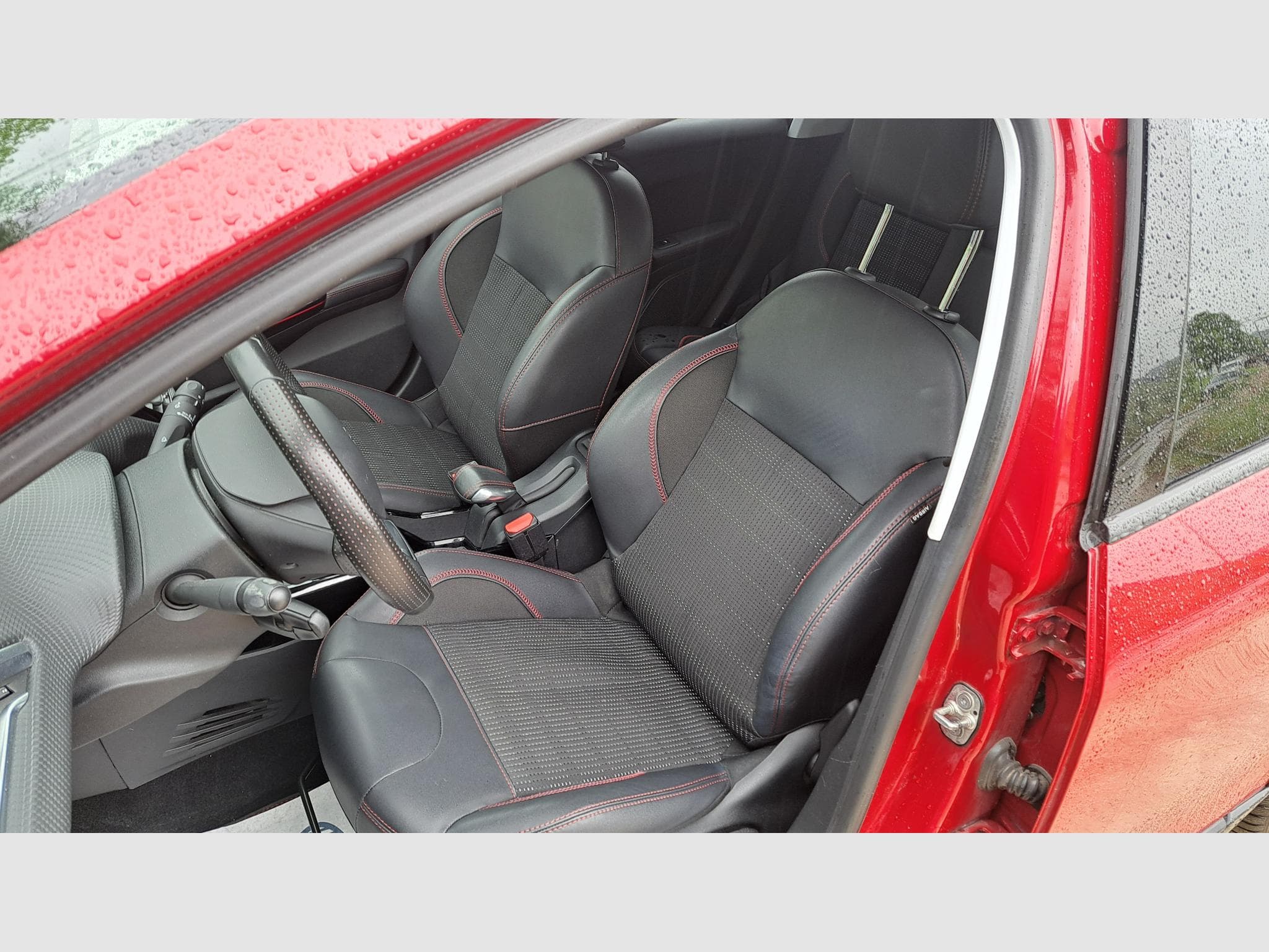 Peugeot 2008 1.6 e-HDI 100cv GT-Line (2018) - Foto 11