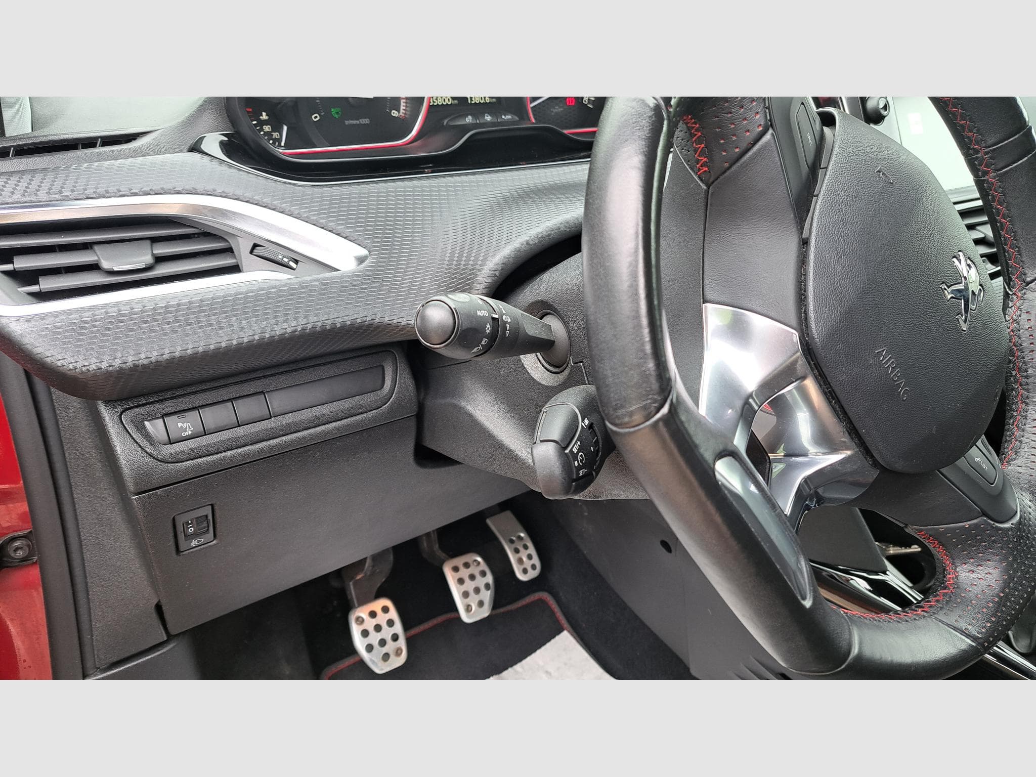 Peugeot 2008 1.6 e-HDI 100cv GT-Line (2018) - Foto 7