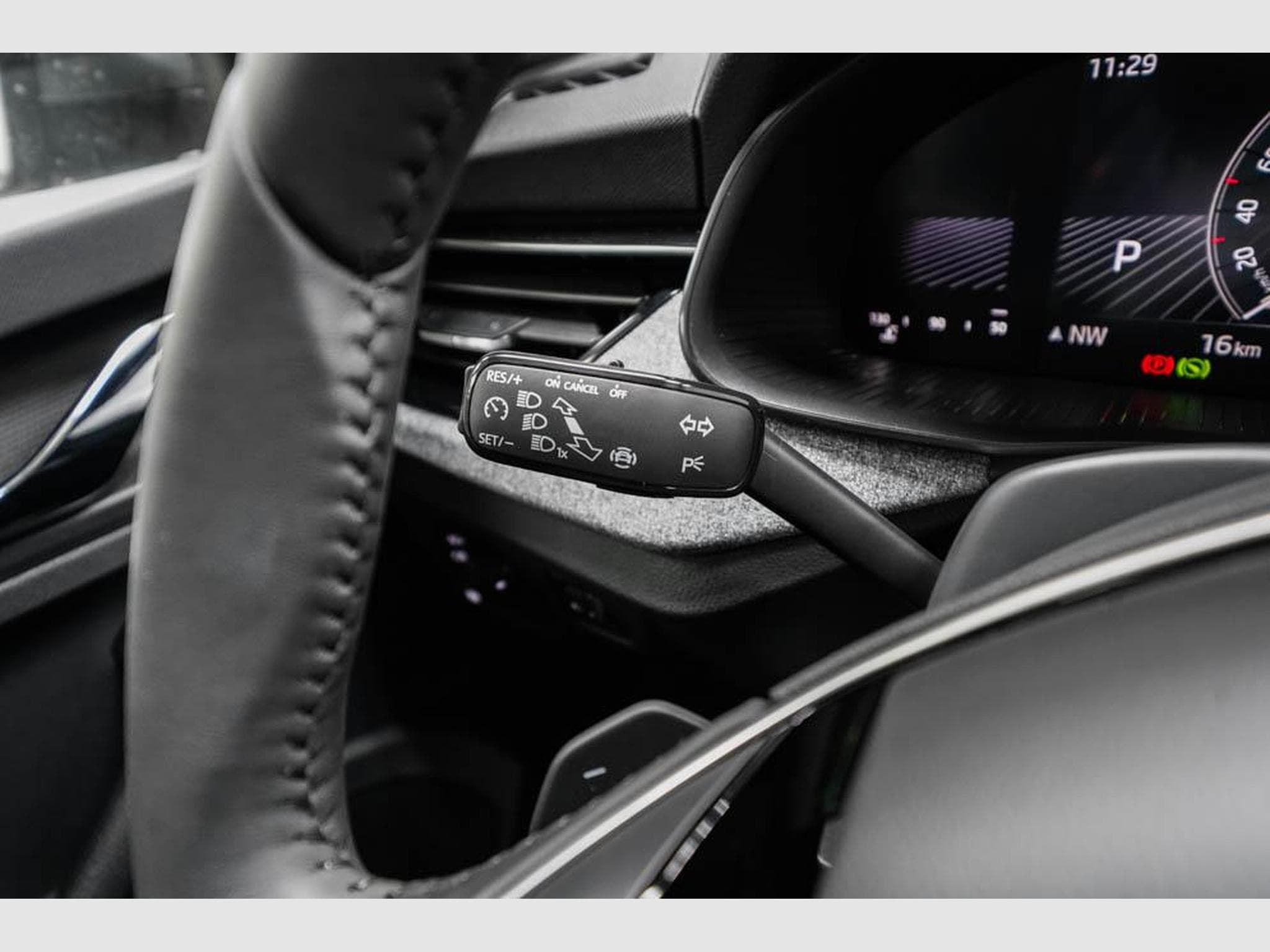 Skoda Scala 1,0 TSI DSG (2025) - Foto 10