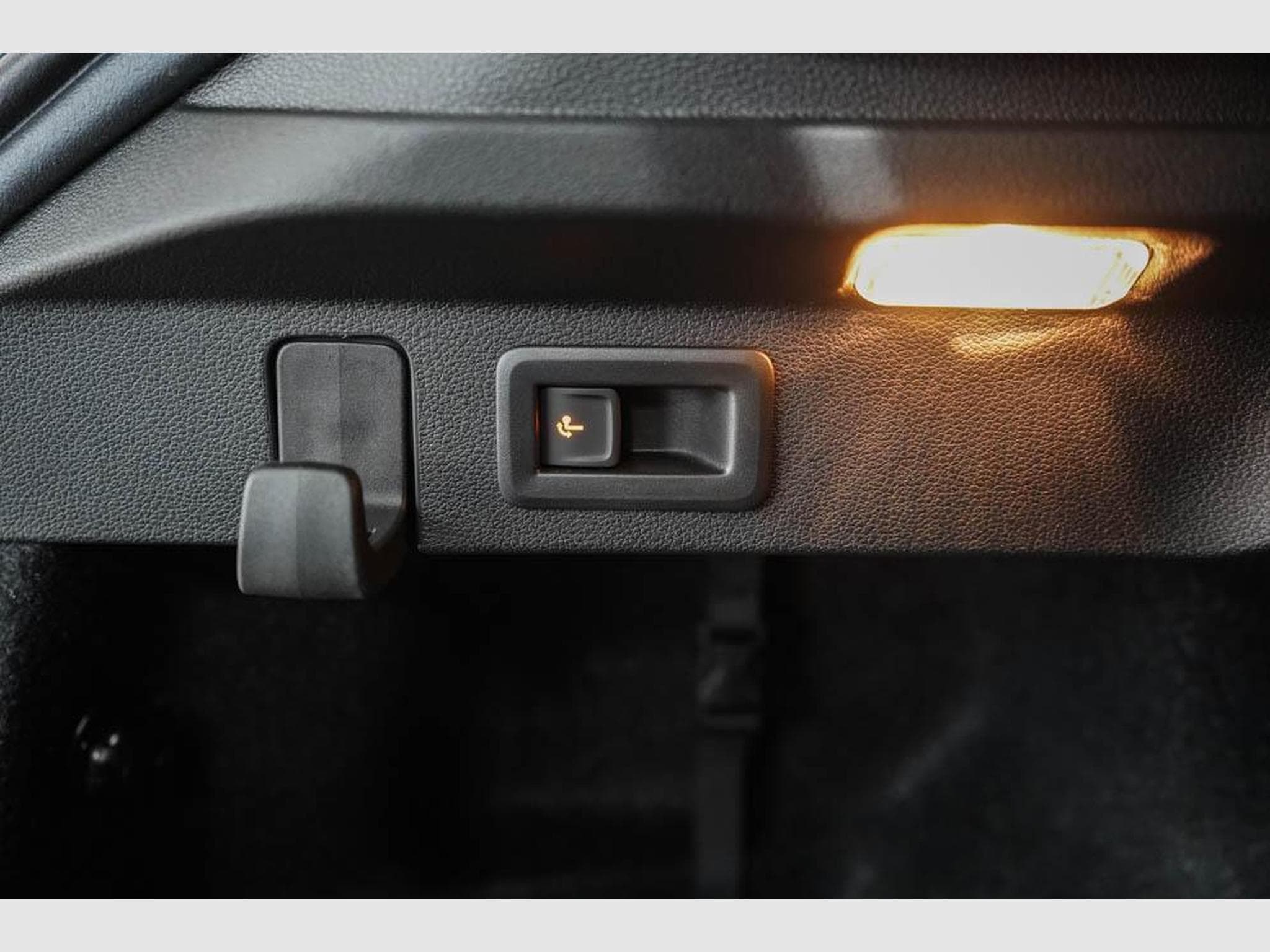 Skoda Scala 1,0 TSI DSG (2025) - Foto 18