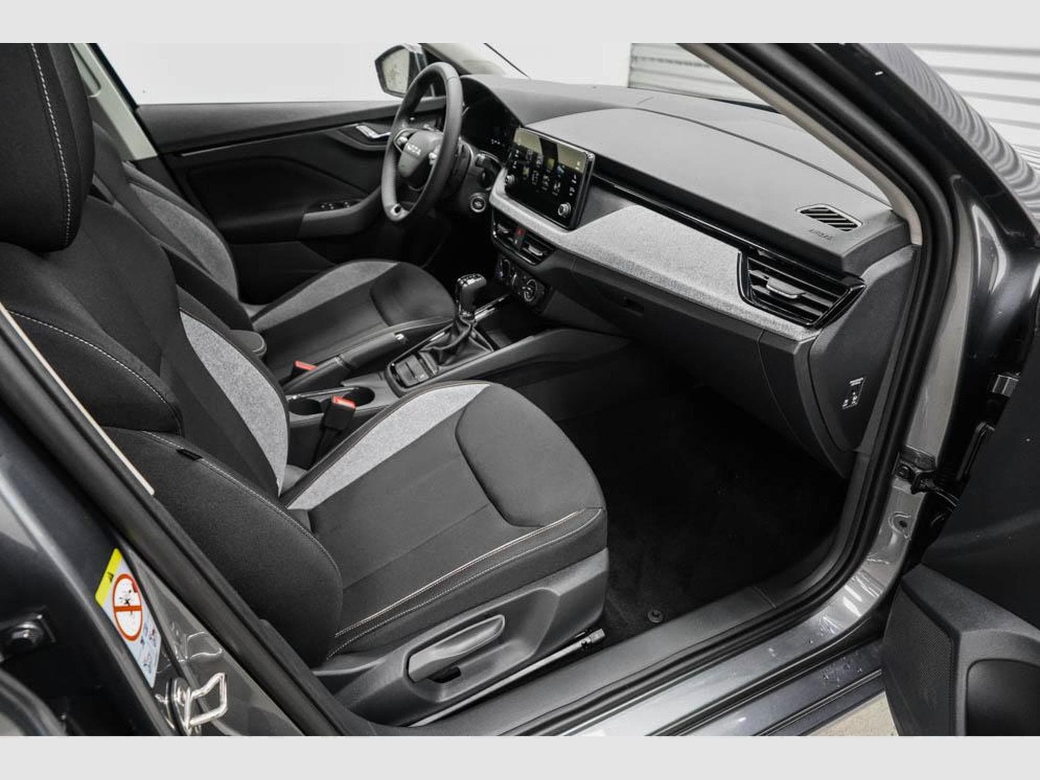 Skoda Scala 1,0 TSI DSG (2025) - Foto 19