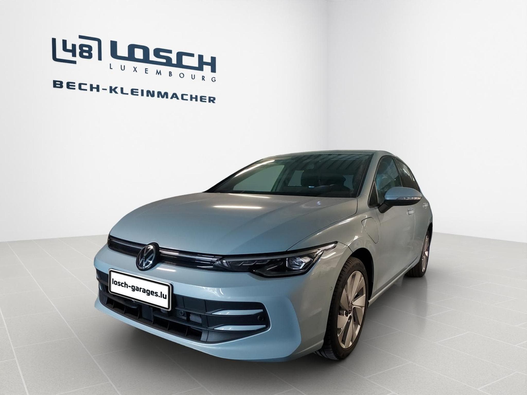 VW Golf Life (2025) - Photo 1