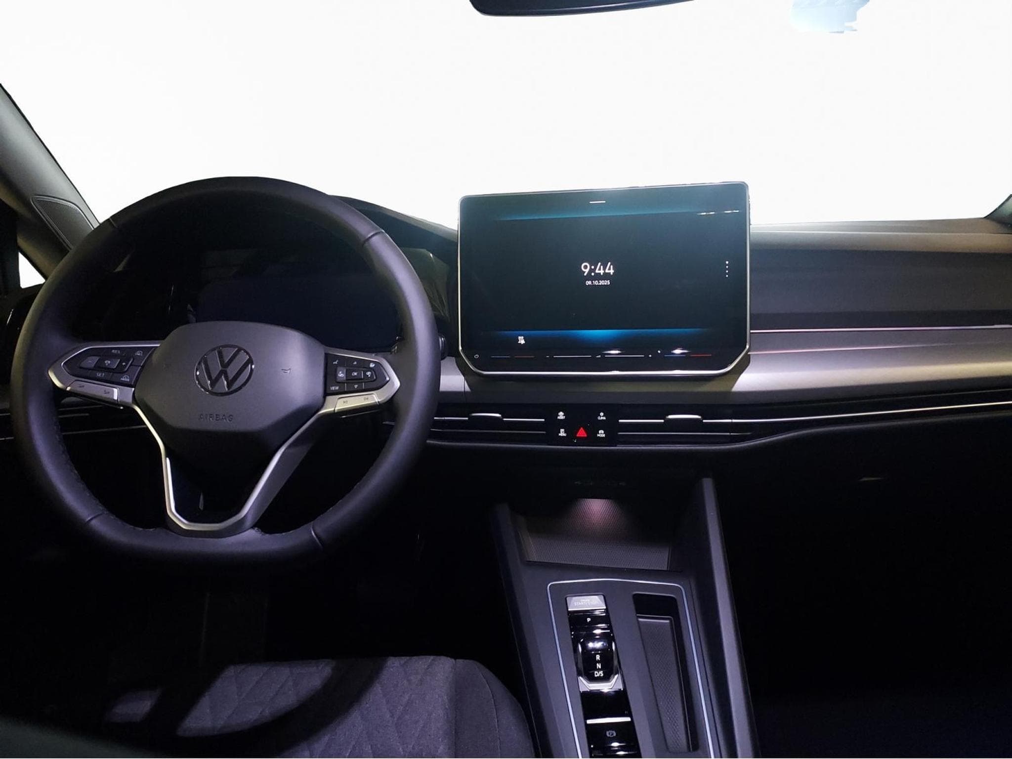 VW Golf Life (2025) - Photo 6