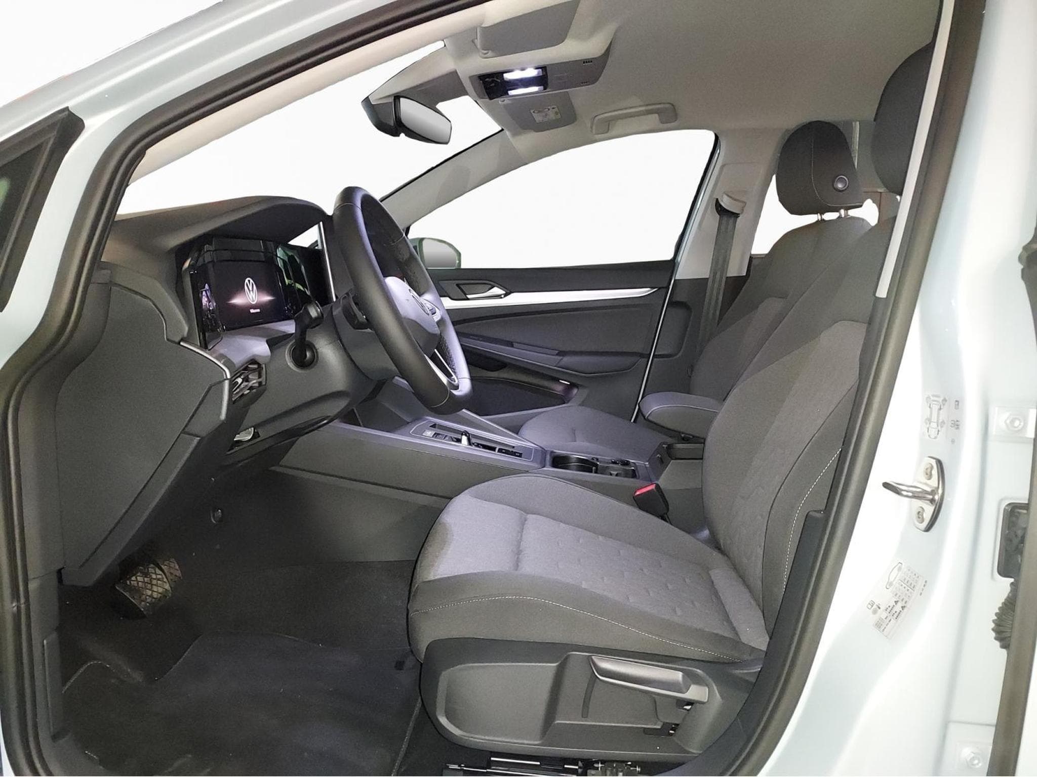 VW Golf Life (2025) - Photo 7