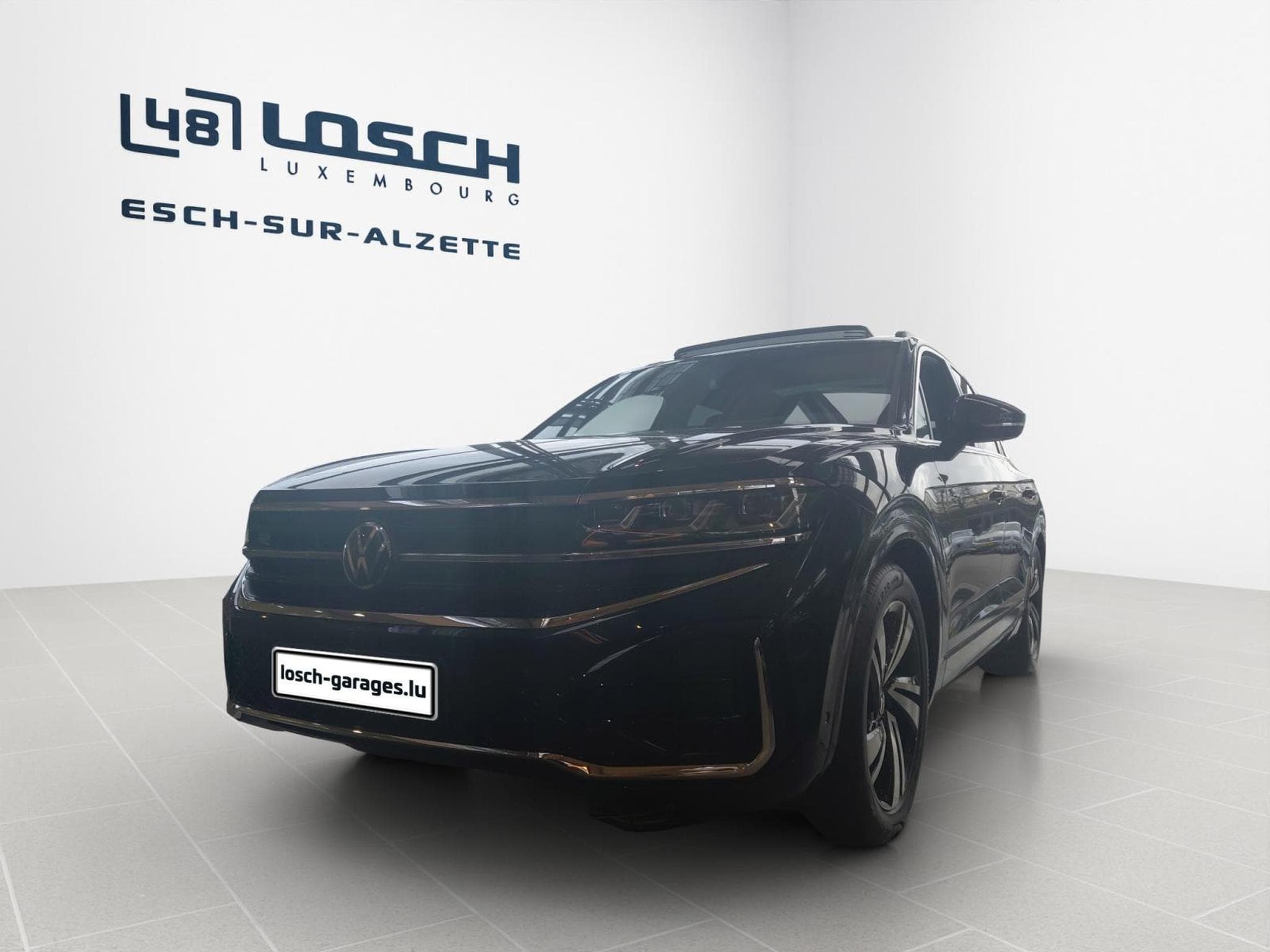 VW Touareg R-Line (1970) - Photo 1