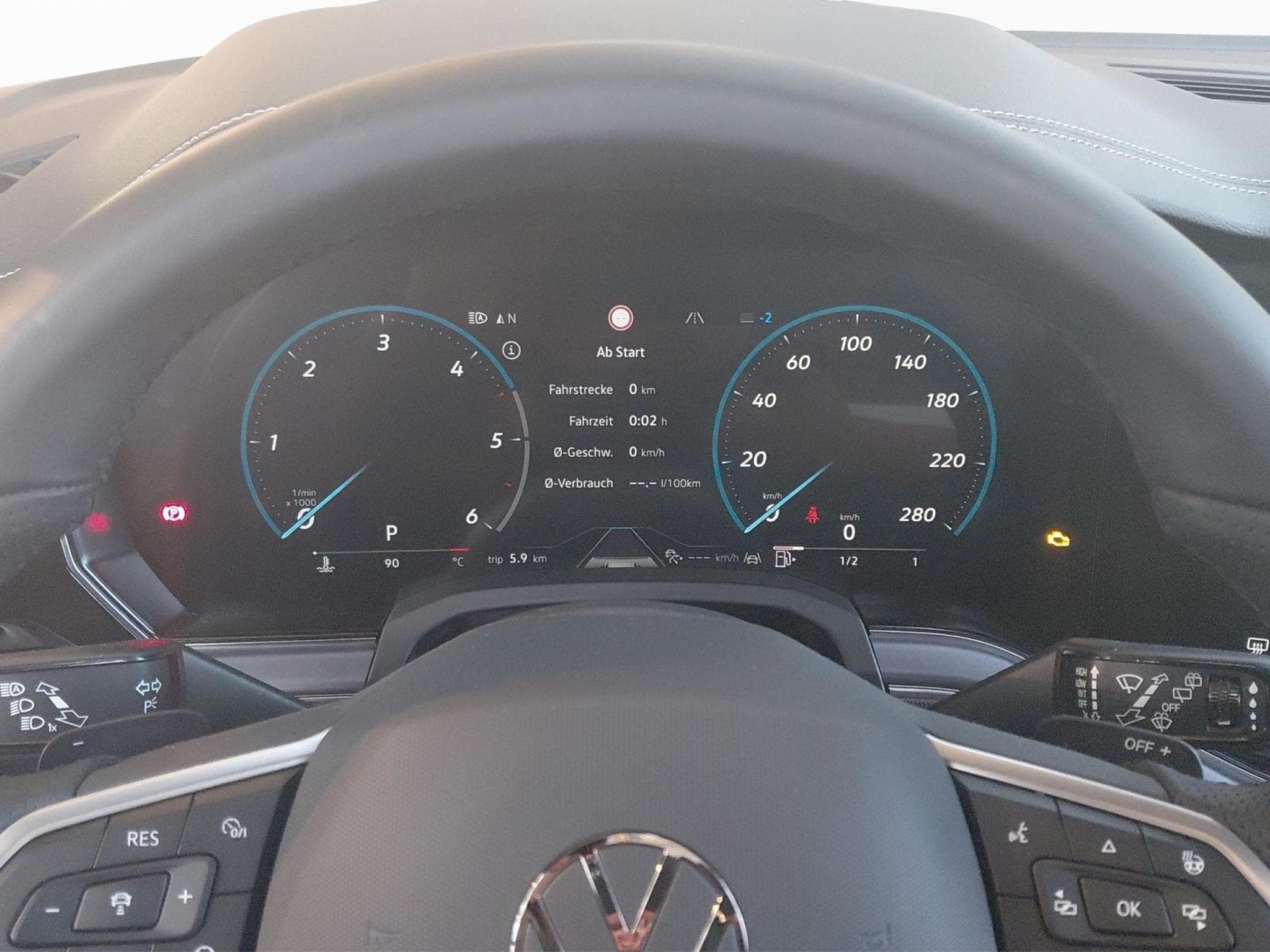 VW Touareg R-Line (1970) - Photo 10