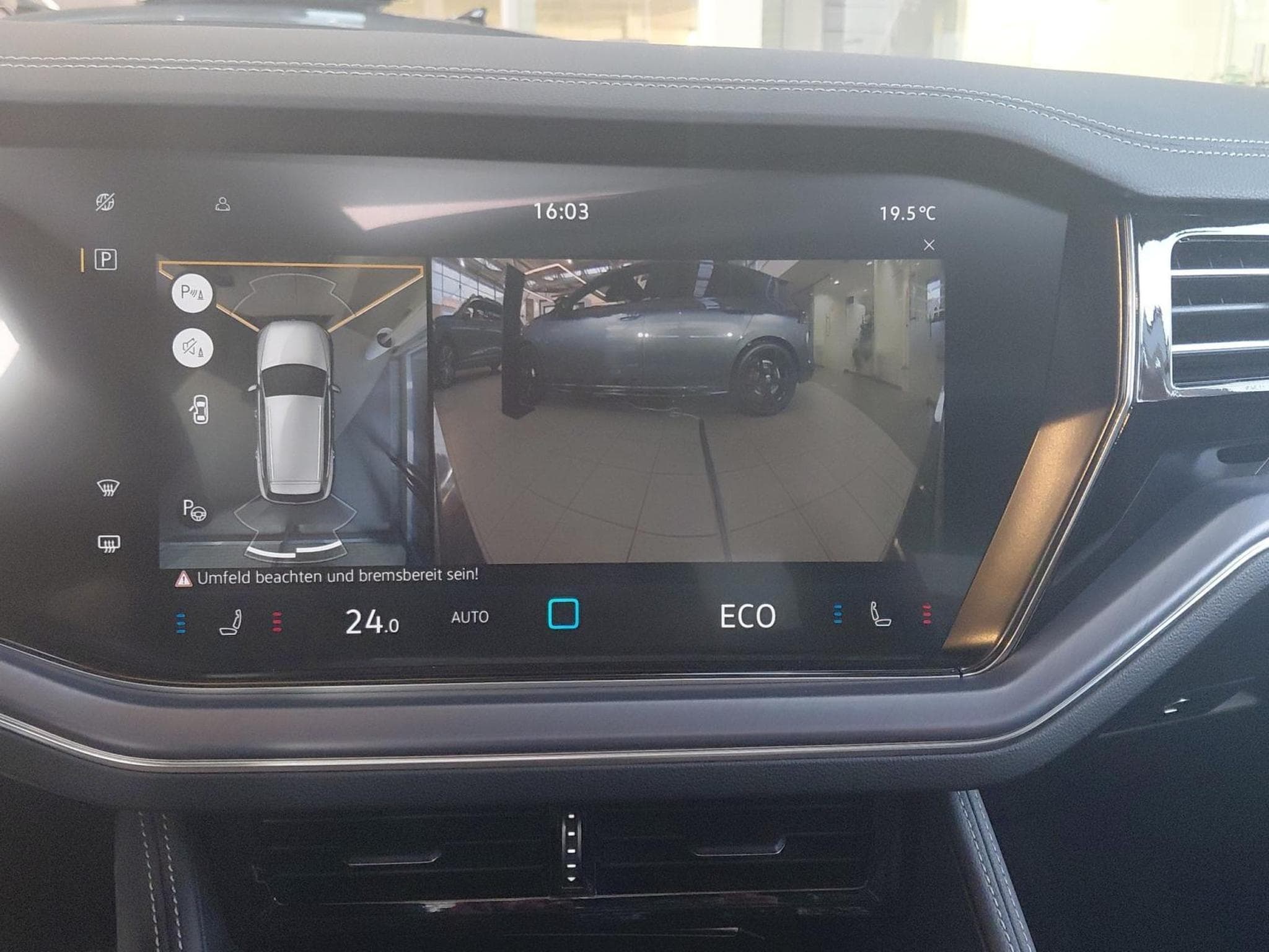 VW Touareg R-Line (1970) - Photo 18