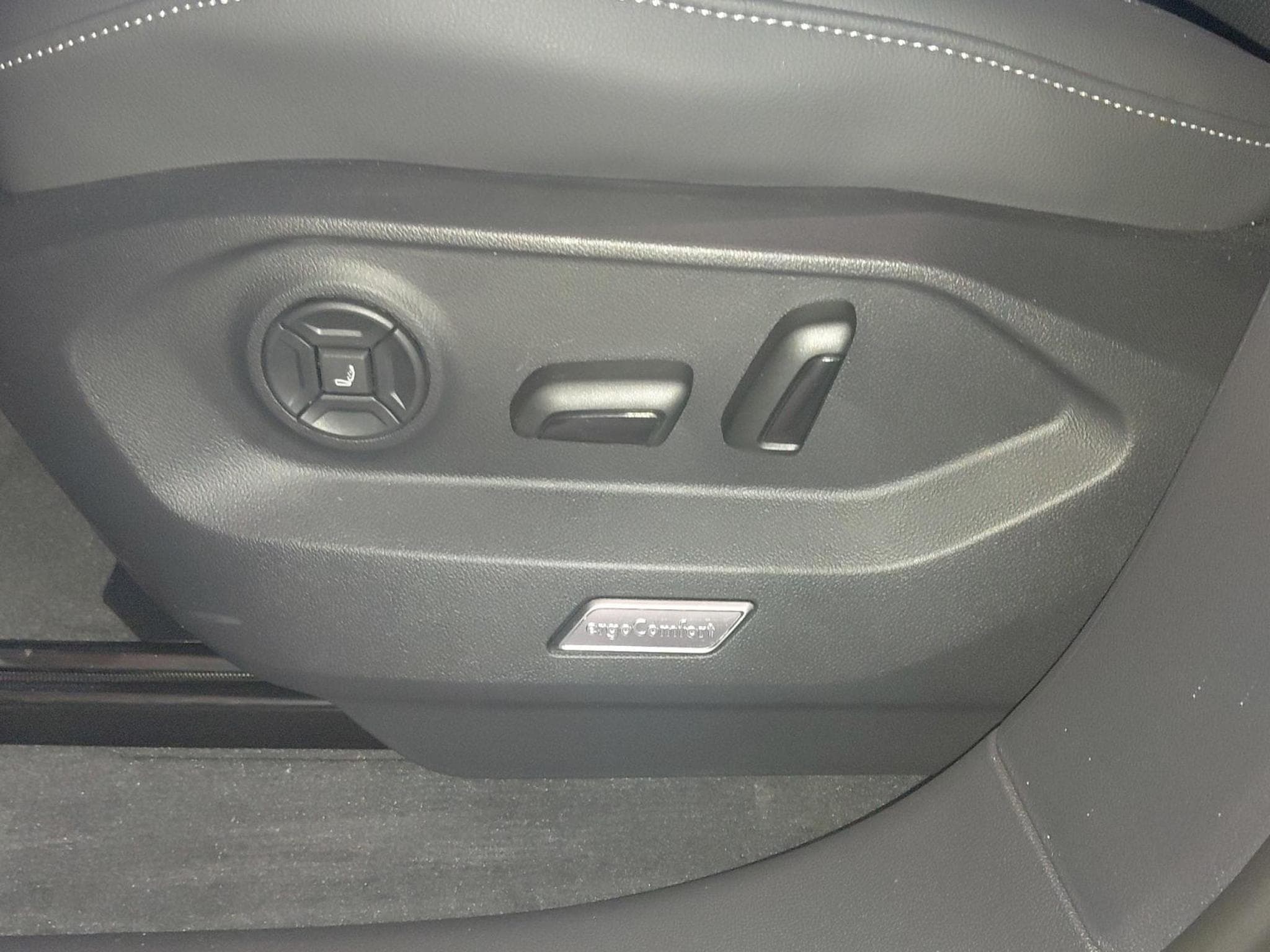 VW Touareg R-Line (1970) - Photo 20