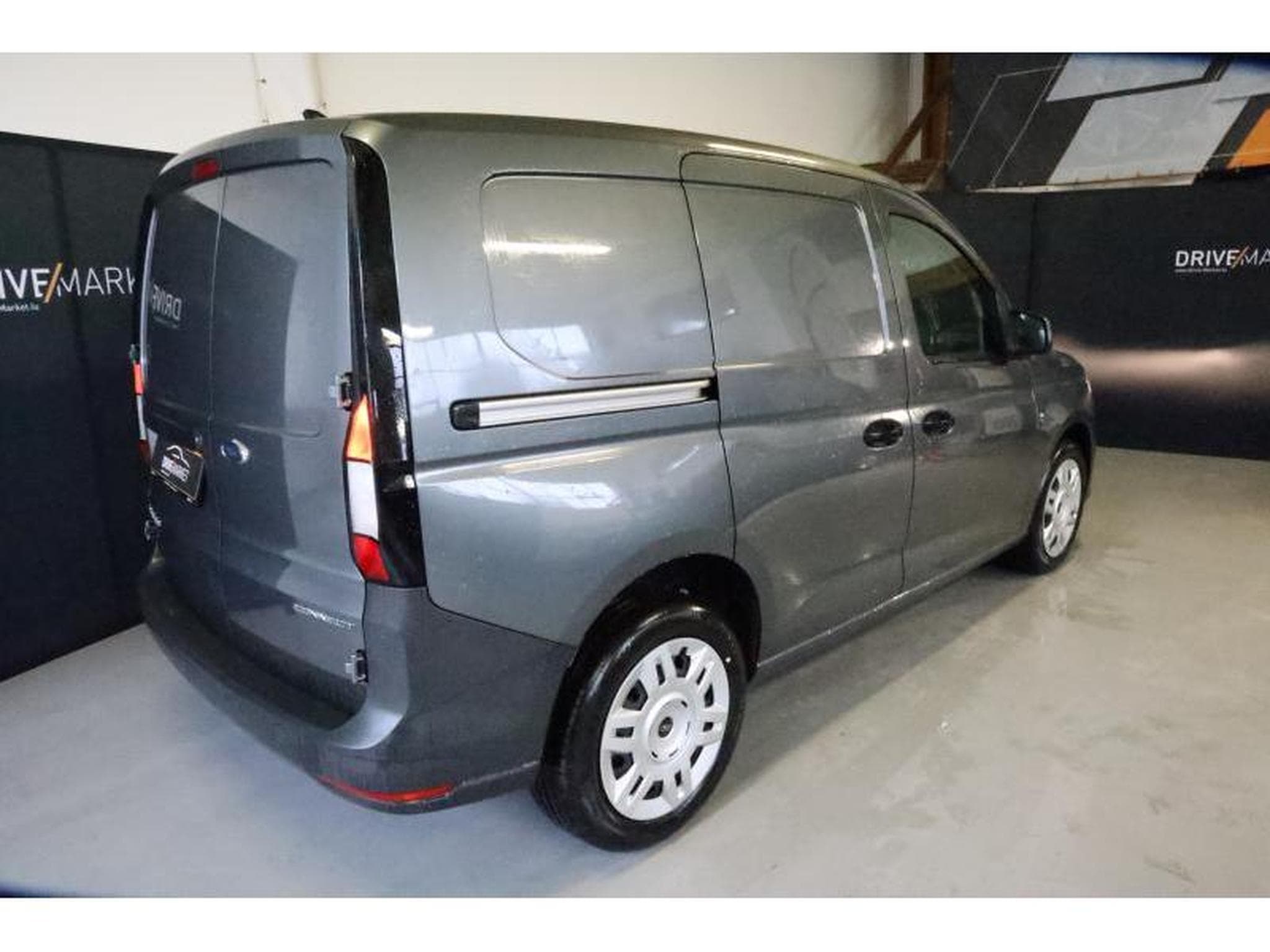 Ford Transit (2025) - Photo 11
