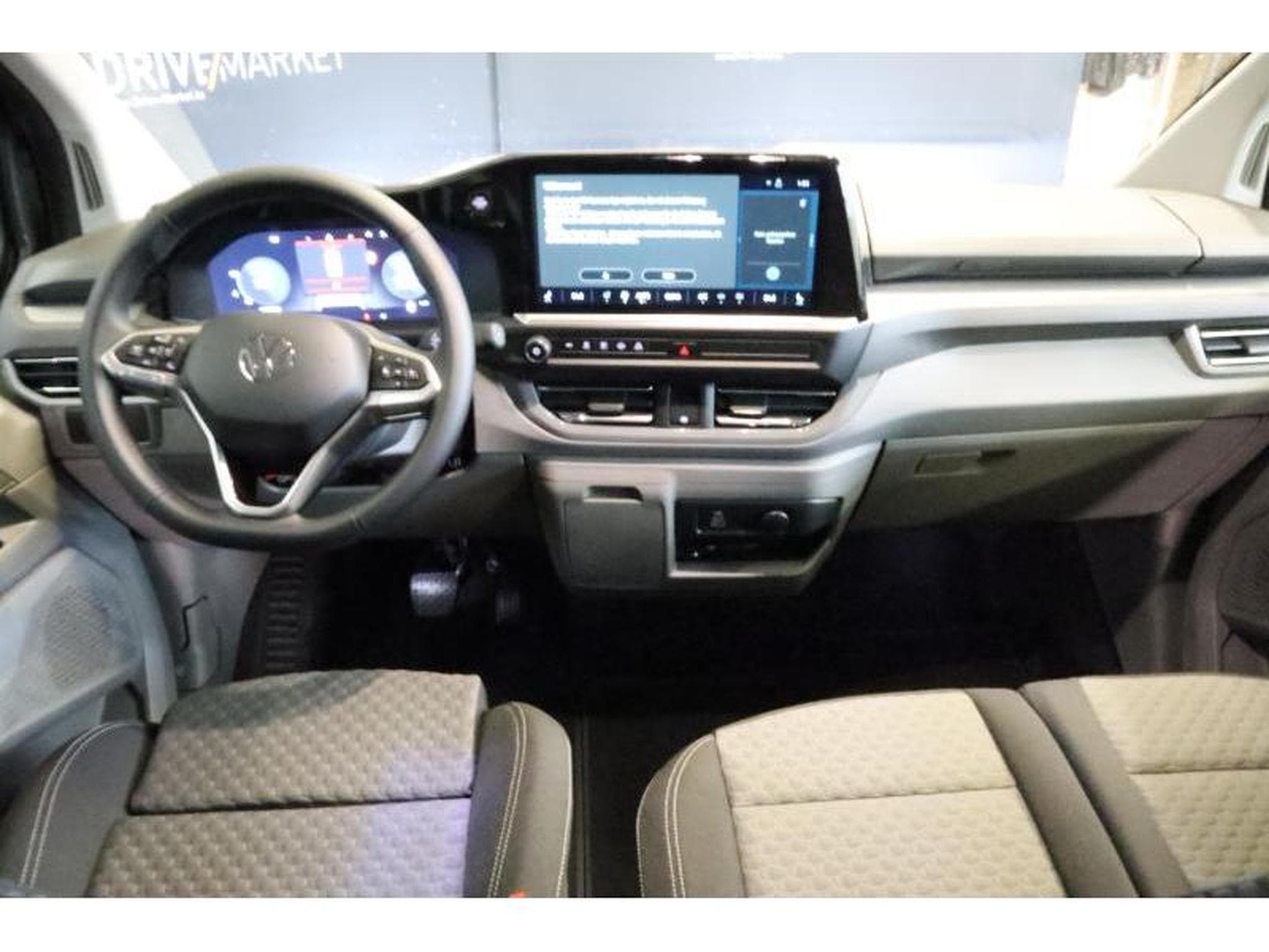 VW T7 STYLE LONG A8 (2025) - Foto 16