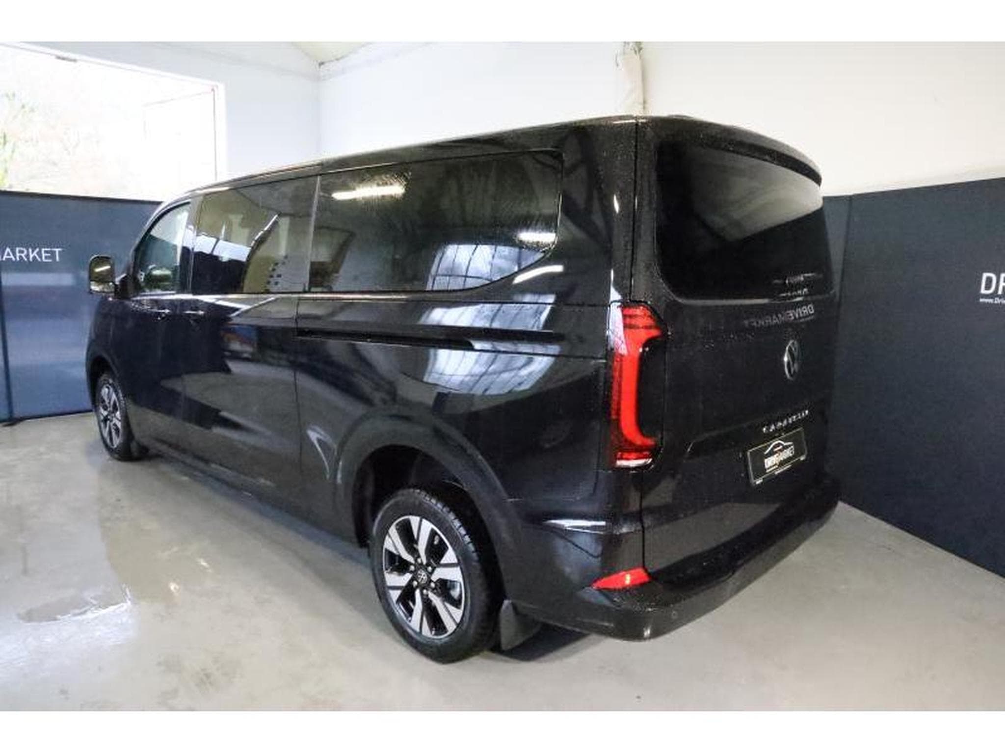 VW T7 STYLE LONG A8 (2025) - Foto 28