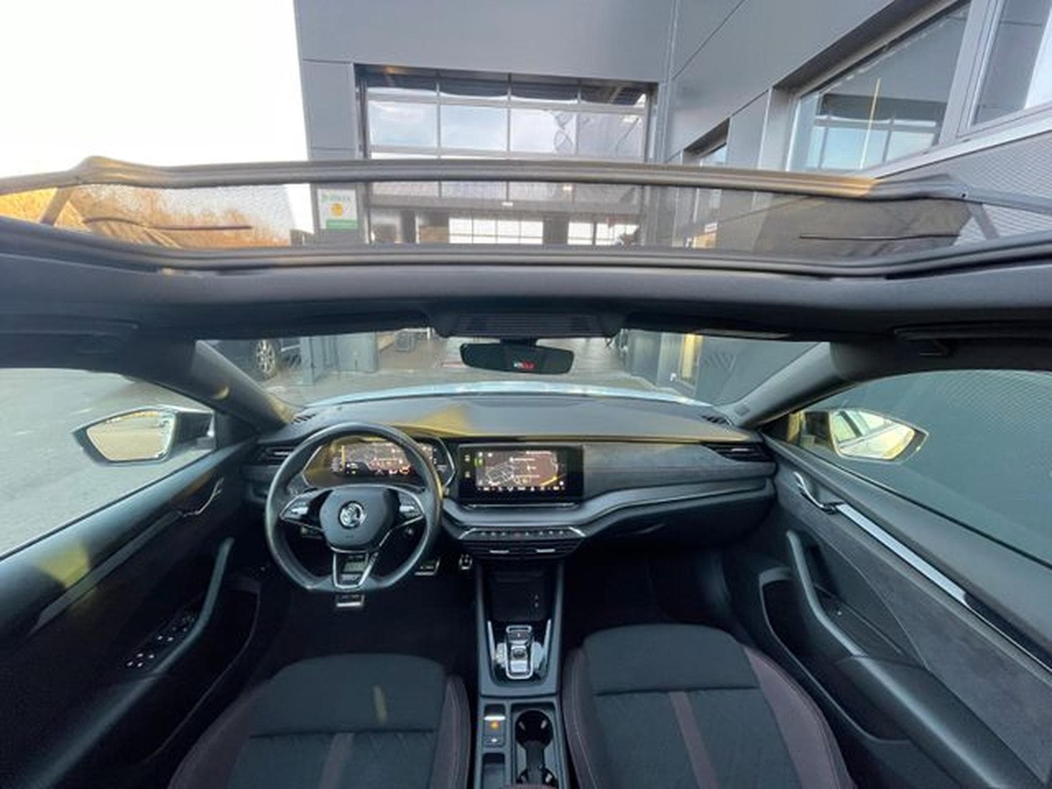 Skoda Octavia Octavia 2,0TSi Combi RS Pano Matrix AHK Columbus (2021) - Photo 14