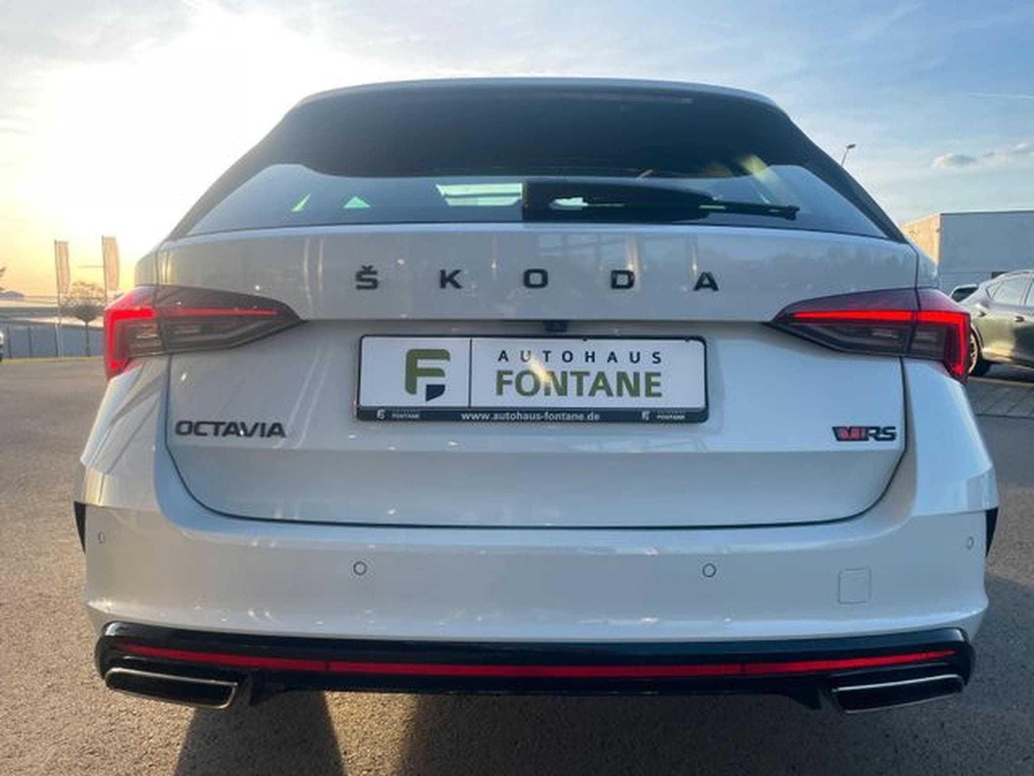 Skoda Octavia Octavia 2,0TSi Combi RS Pano Matrix AHK Columbus (2021) - Photo 6